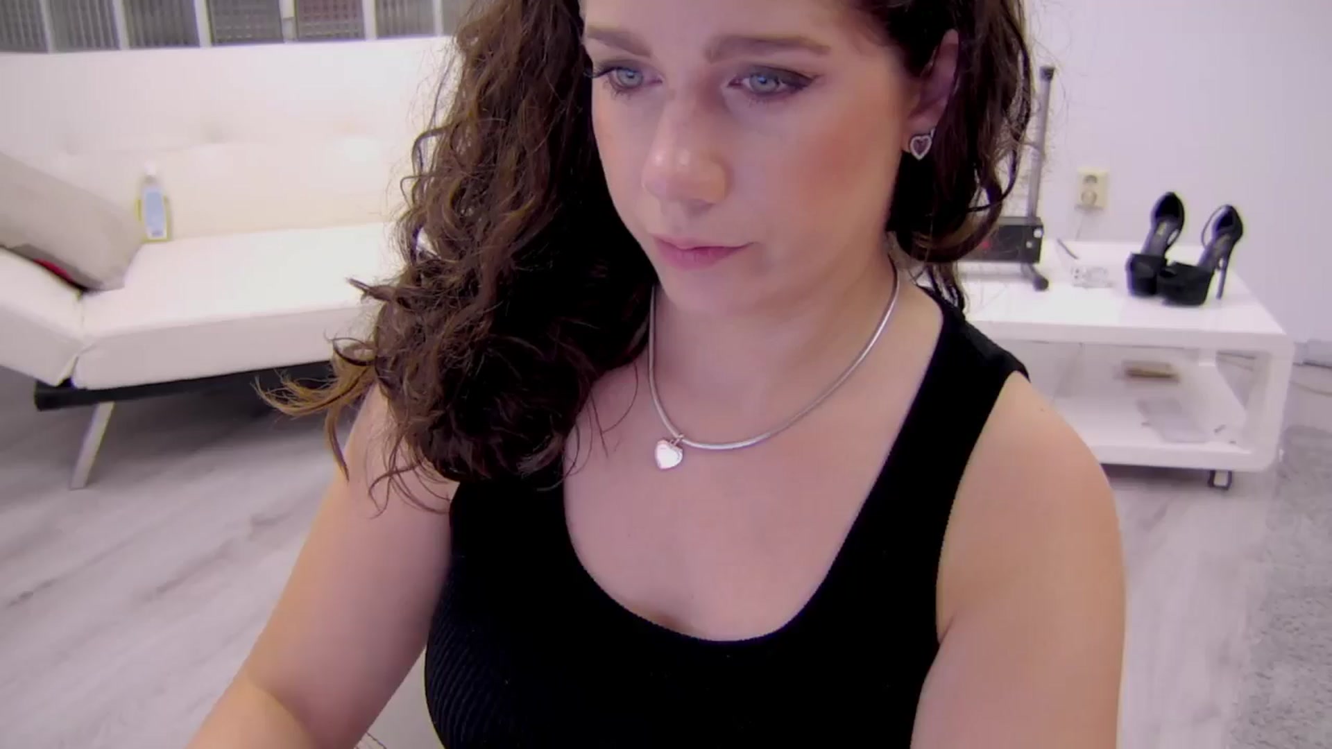 Gallery image thumbnail from Squirrel_MFC's myfreecams stream on, 08/17/2025, 22:49 image 19 of 20
