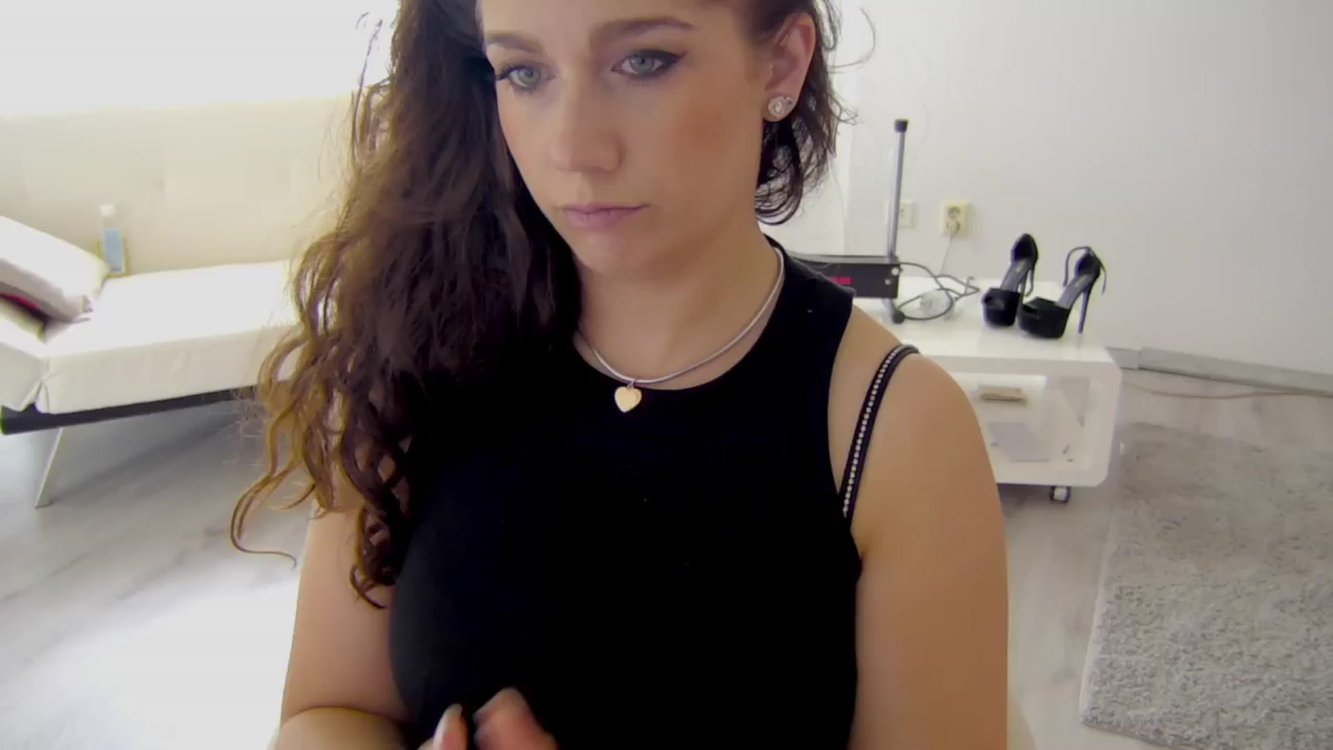Gallery image thumbnail from Squirrel_MFC's myfreecams stream on, 08/24/2025, 15:17 image 4 of 20