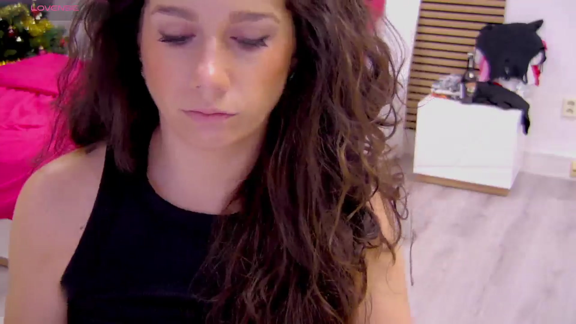 Gallery image thumbnail from Squirrel_MFC's myfreecams stream on, 12/14/2025, 22:25 image 15 of 20