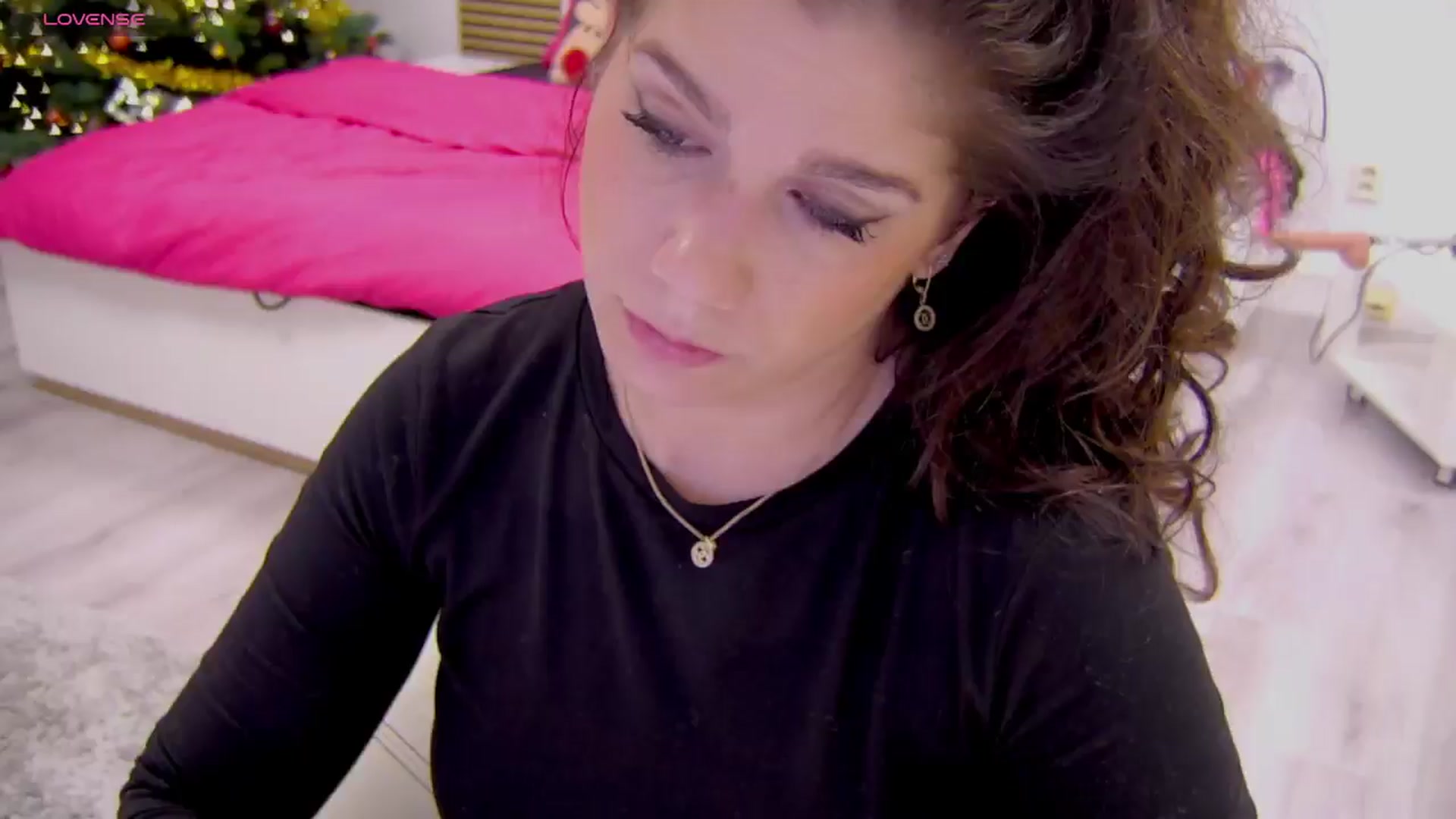 Gallery image thumbnail from Squirrel_MFC's myfreecams stream on, 01/09/2026, 23:50 image 8 of 20