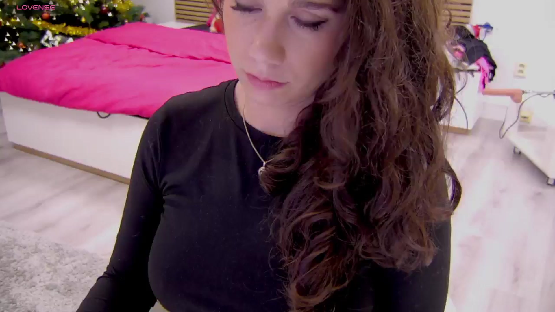 Gallery image thumbnail from Squirrel_MFC's myfreecams stream on, 01/09/2026, 23:50 image 17 of 20