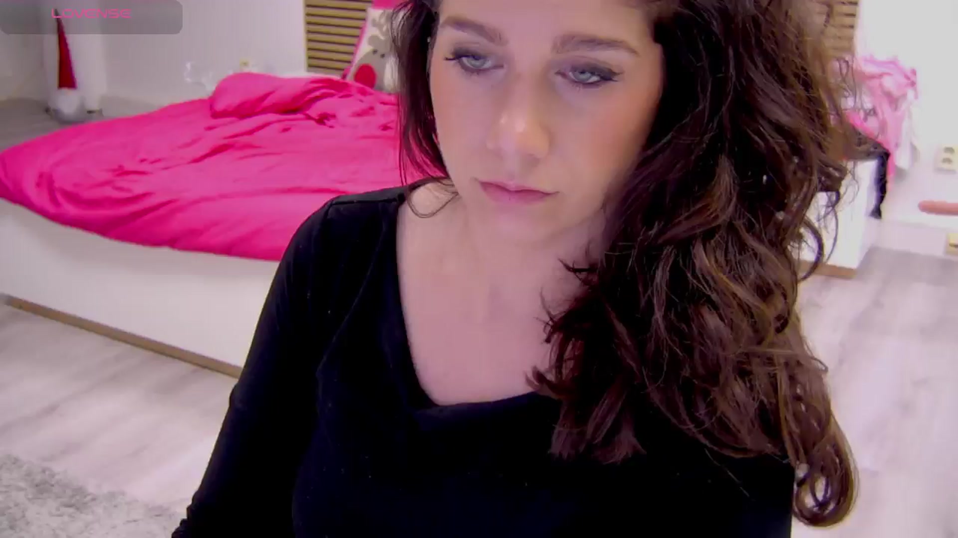Gallery image thumbnail from Squirrel_MFC's myfreecams stream on, 02/02/2026, 24:15 image 12 of 20