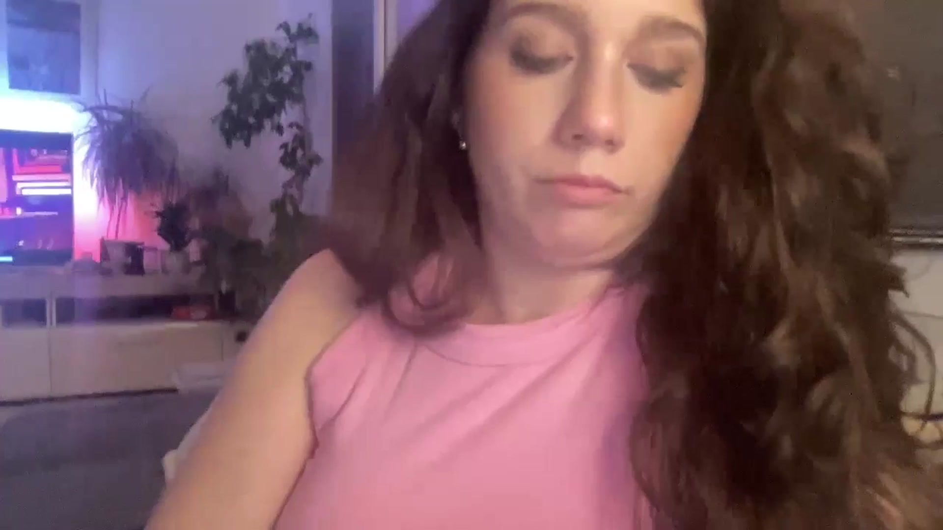Gallery image thumbnail from Squirrel_MFC's myfreecams stream on, 03/15/2026, 02:08 image 12 of 20