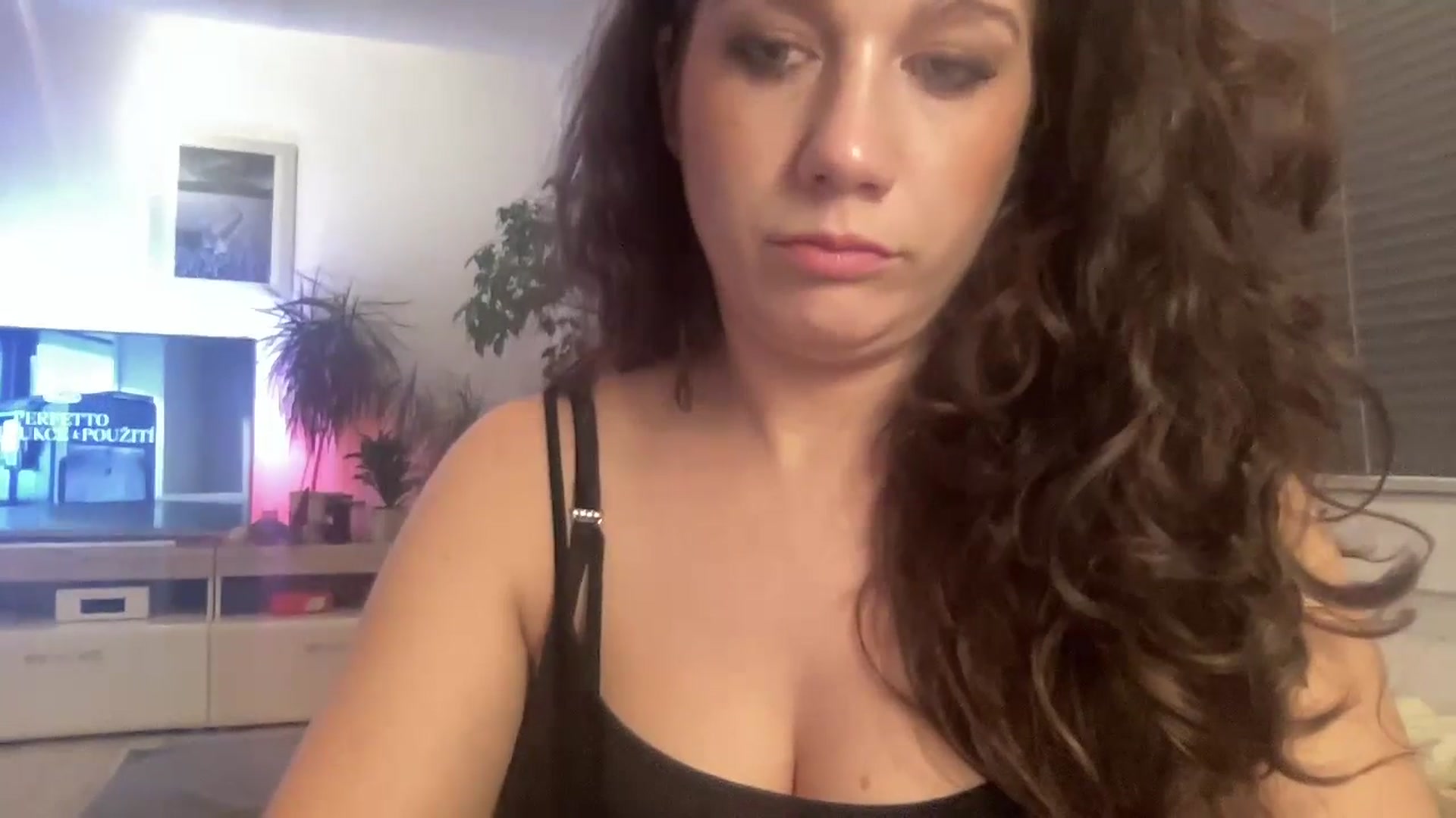 Gallery image thumbnail from Squirrel_MFC's myfreecams stream on, 04/07/2026, 24:01 image 7 of 20