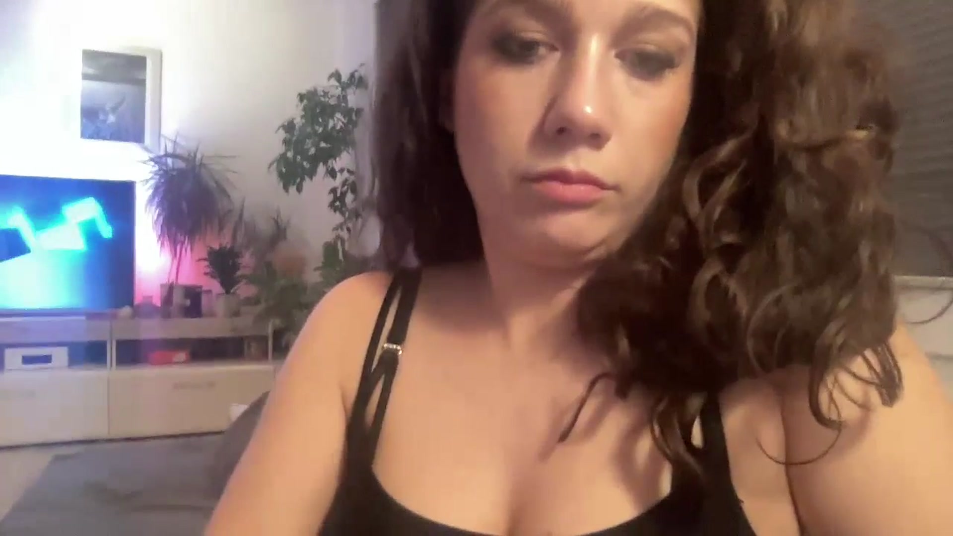Gallery image thumbnail from Squirrel_MFC's myfreecams stream on, 04/07/2026, 24:01 image 2 of 20
