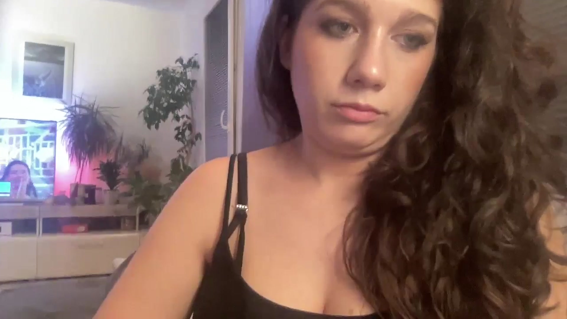 Gallery image thumbnail from Squirrel_MFC's myfreecams stream on, 04/07/2026, 24:01 image 16 of 20