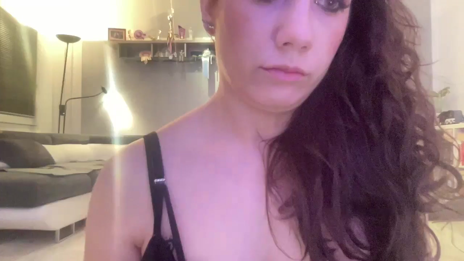 Gallery image thumbnail from Squirrel_MFC's myfreecams stream on, 04/07/2026, 01:42 image 16 of 20
