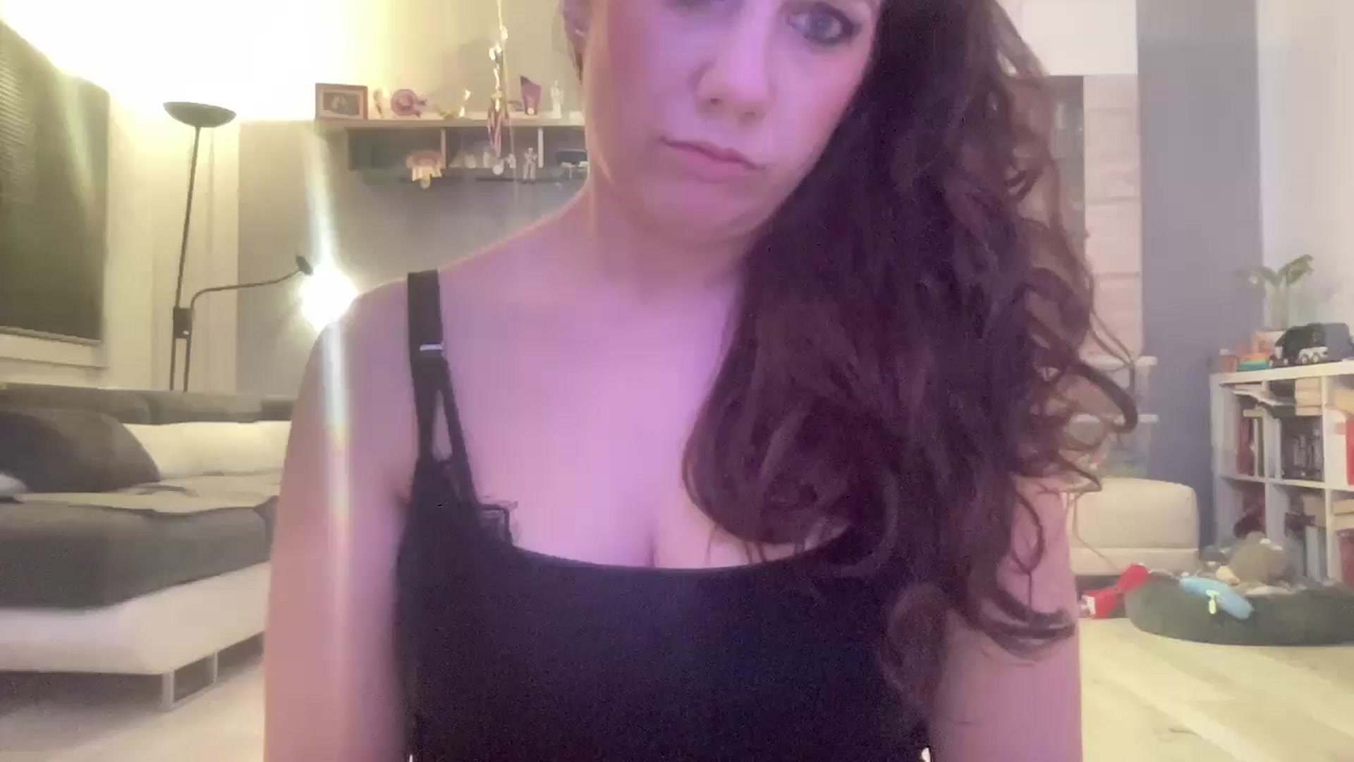 Gallery image thumbnail from Squirrel_MFC's myfreecams stream on, 04/07/2026, 01:42 image 17 of 20