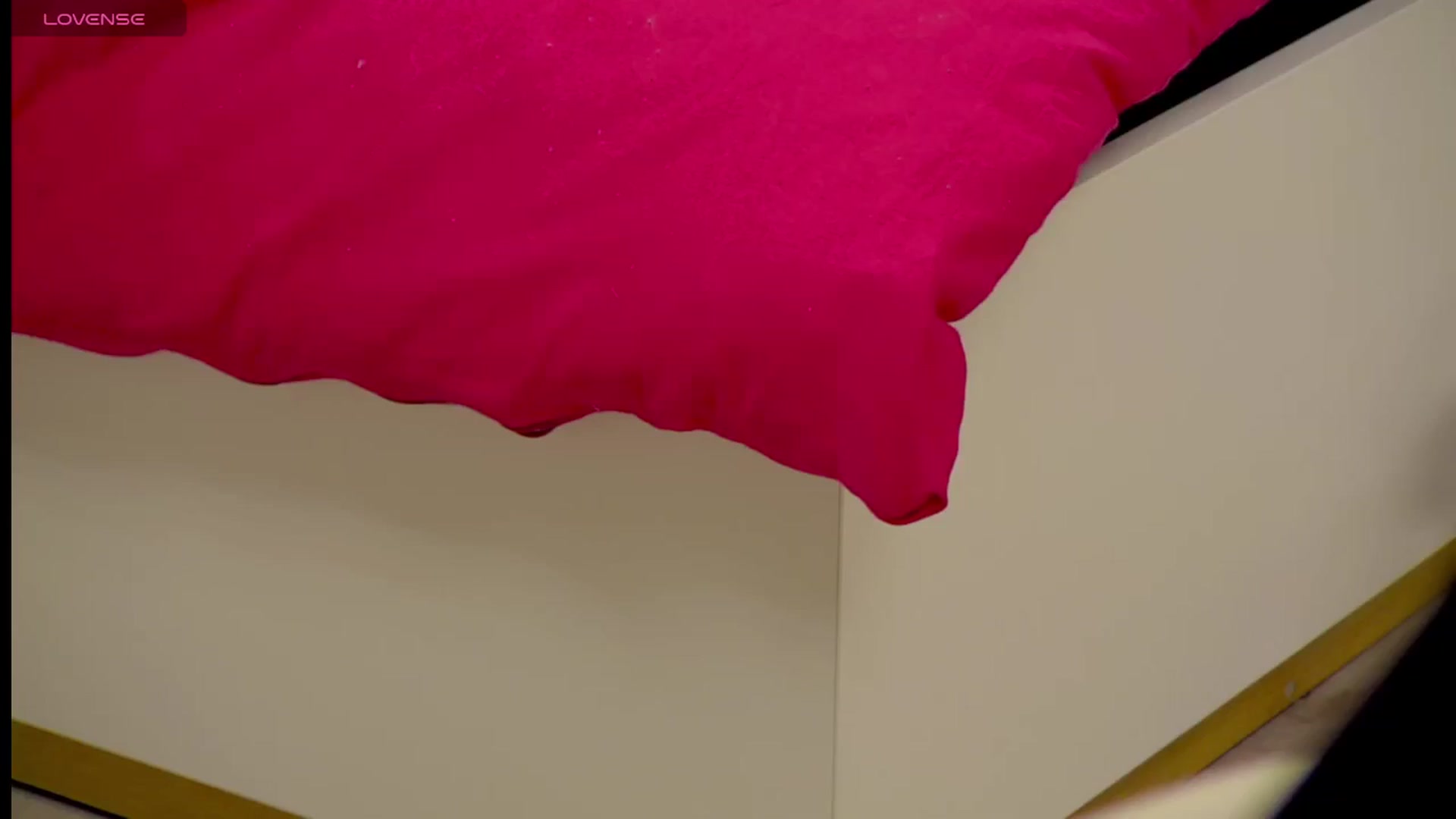 Gallery image thumbnail from Squirrel_MFC's myfreecams stream on, 04/22/2026, 19:10 image 6 of 20
