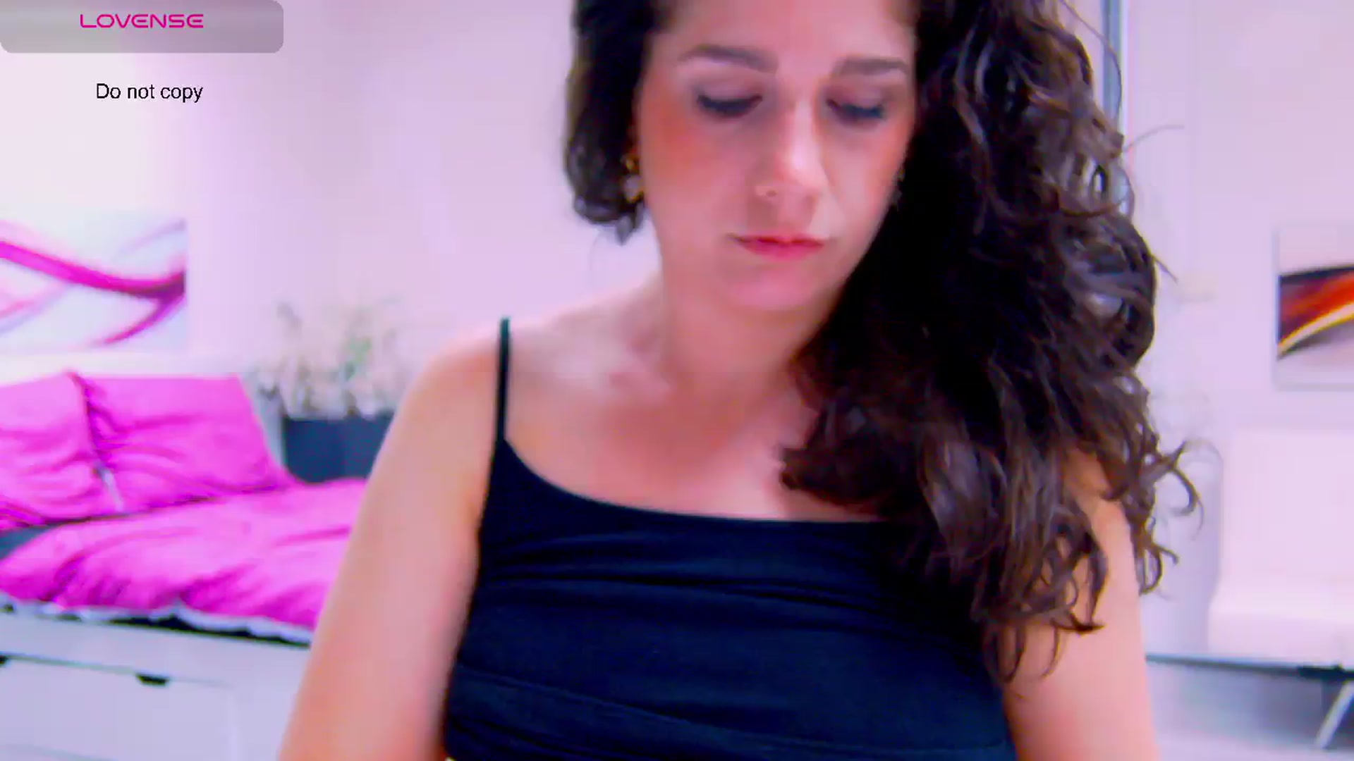 Gallery image thumbnail from Squirrel_MFC's myfreecams stream on, 05/29/2026, 01:01 image 18 of 20