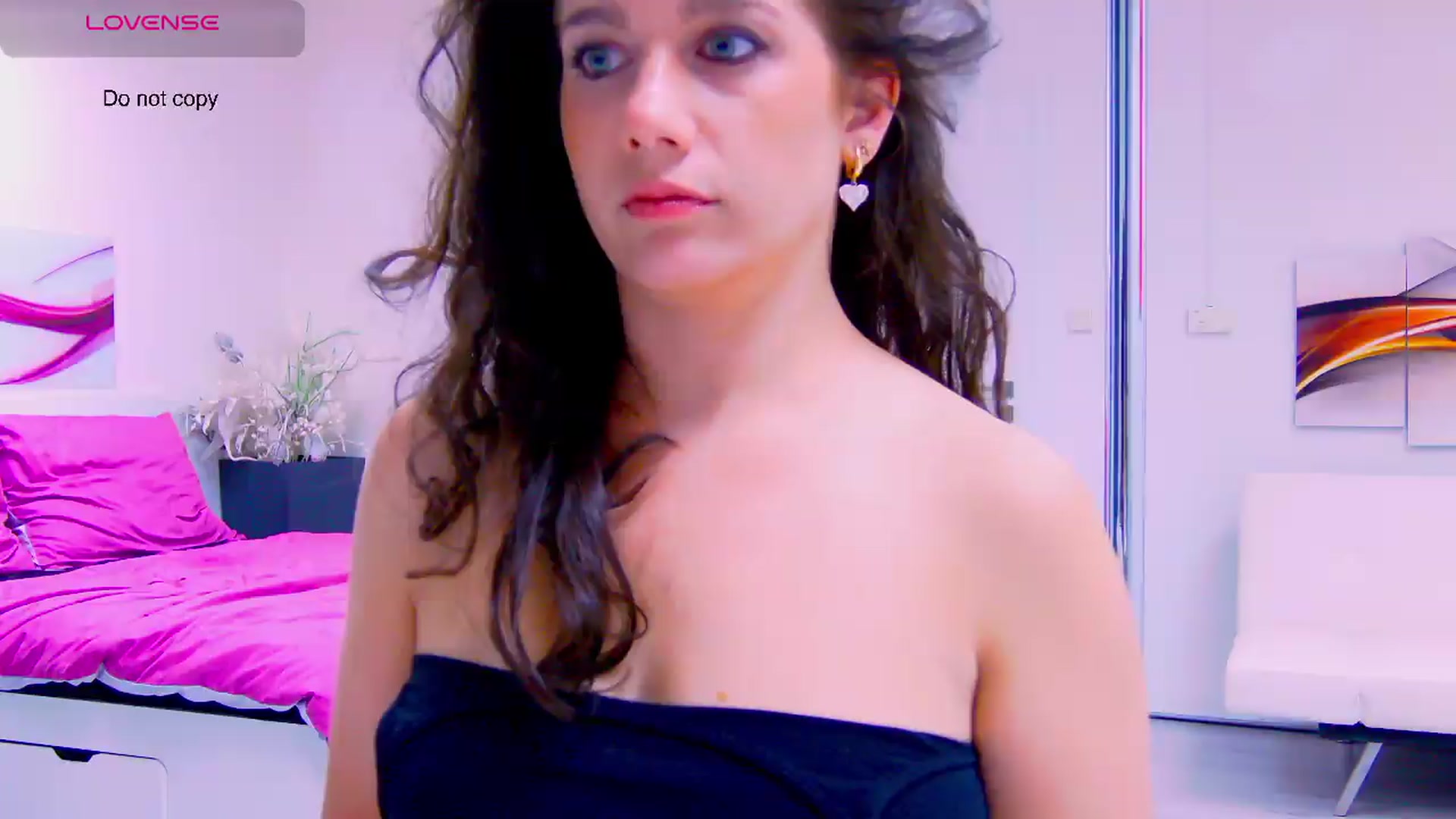 Gallery image thumbnail from Squirrel_MFC's myfreecams stream on, 05/29/2026, 01:01 image 6 of 20