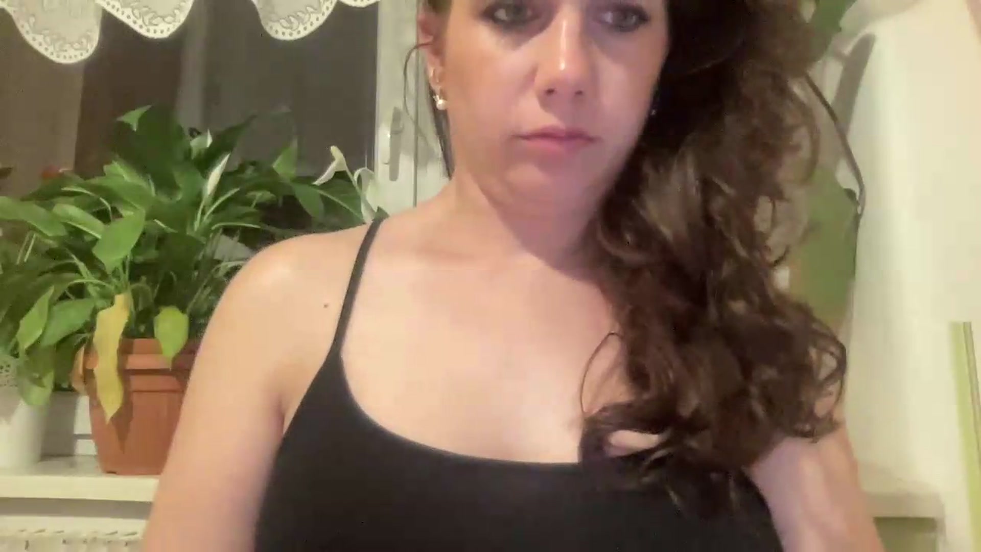 Gallery image thumbnail from Squirrel_MFC's myfreecams stream on, 06/07/2026, 23:26 image 9 of 20