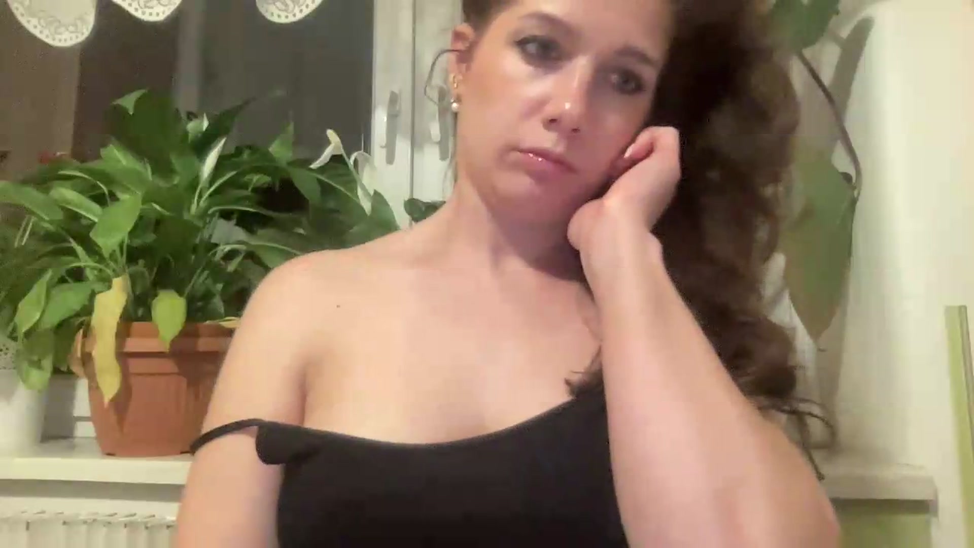 Gallery image thumbnail from Squirrel_MFC's myfreecams stream on, 06/07/2026, 23:26 image 18 of 20