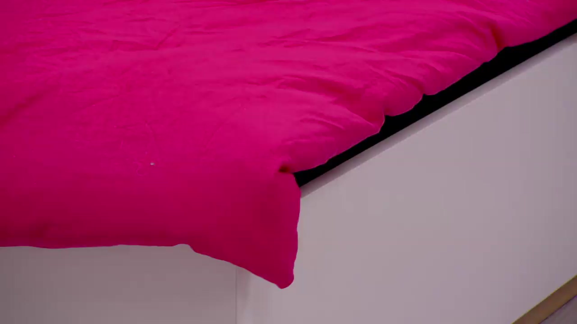 Gallery image thumbnail from Squirrel_MFC's myfreecams stream on, 06/20/2026, 22:54 image 3 of 20