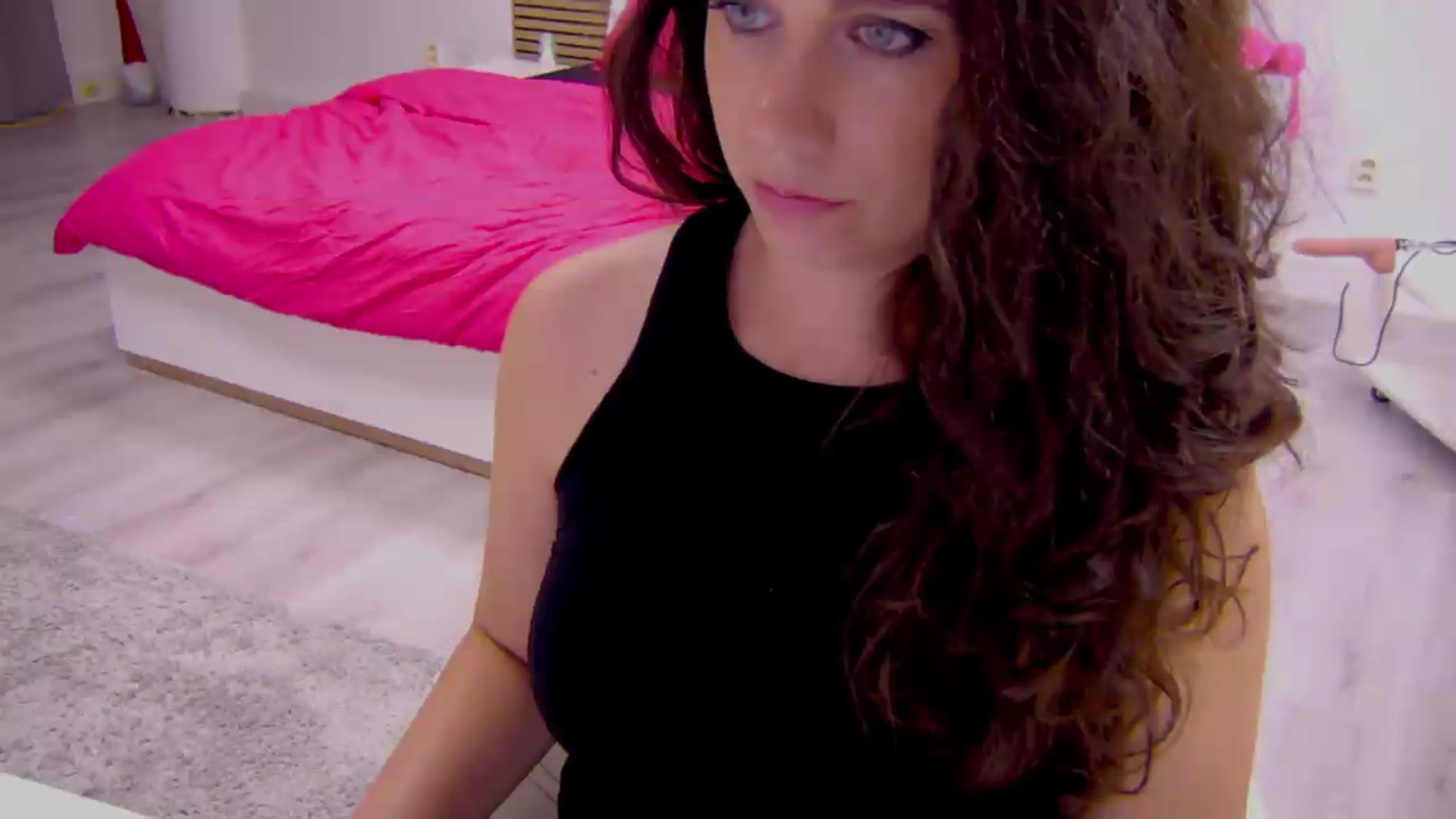 Gallery image thumbnail from Squirrel_MFC's myfreecams stream on, 06/23/2026, 23:14 image 16 of 20