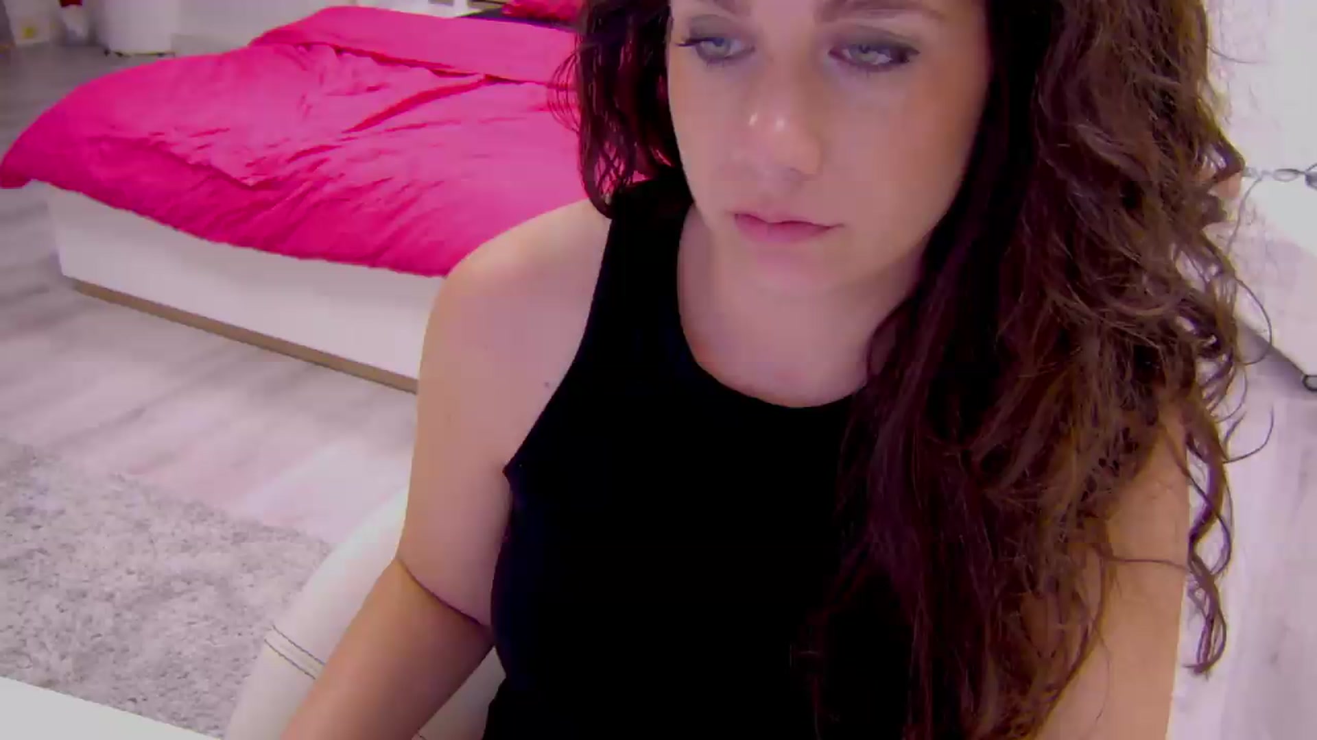 Gallery image thumbnail from Squirrel_MFC's myfreecams stream on, 06/24/2026, 24:29 image 14 of 20