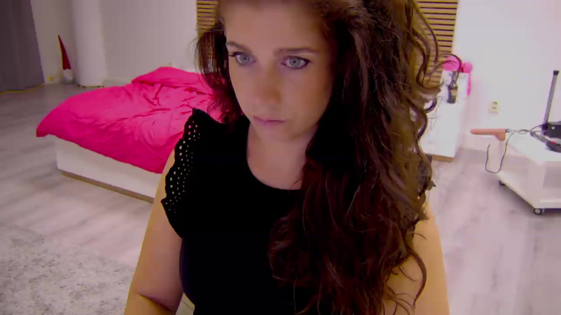 Gallery image thumbnail from Squirrel_MFC's myfreecams stream on, 06/27/2026, 21:35 image 3 of 20