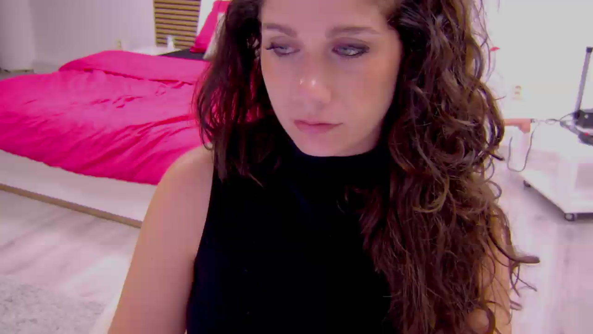Gallery image thumbnail from Squirrel_MFC's myfreecams stream on, 07/10/2026, 24:17 image 4 of 20