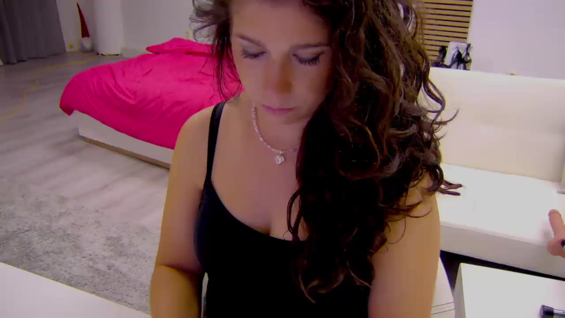 Gallery image thumbnail from Squirrel_MFC's myfreecams stream on, 08/11/2026, 21:48 image 3 of 20