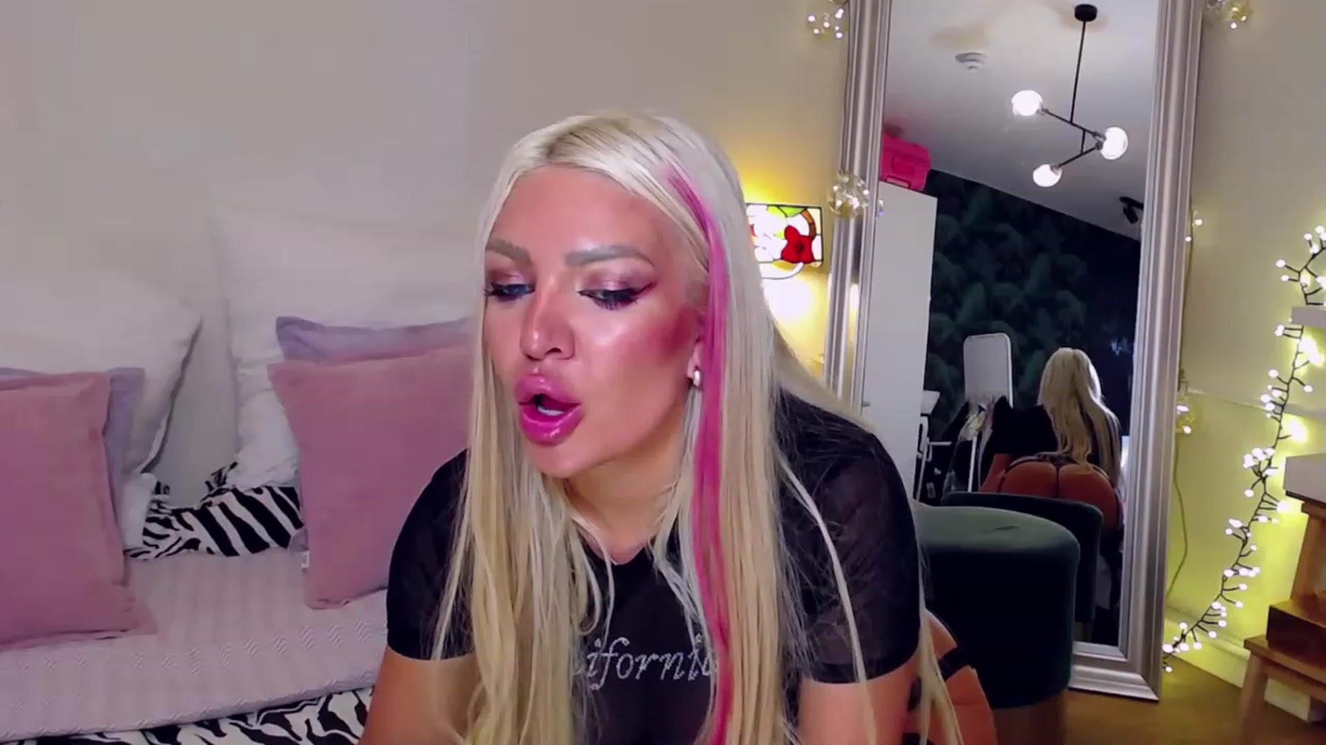 Gallery image thumbnail from Squirtly_Alex's myfreecams stream on, 06/25/2023, 18:34 image 14 of 20