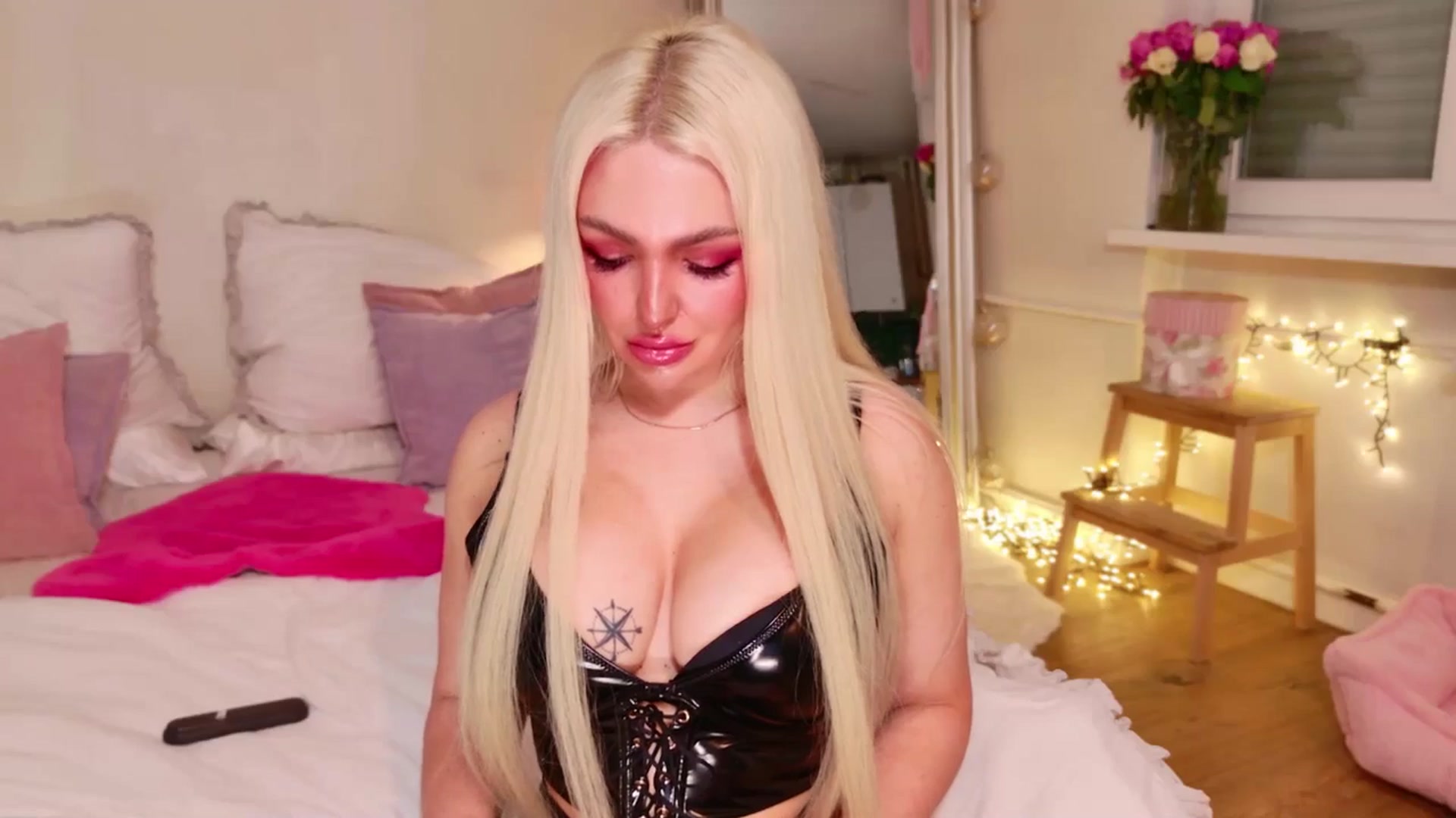 Gallery image thumbnail from Squirtly_Alex's myfreecams stream on, 04/20/2025, 22:17 image 7 of 20