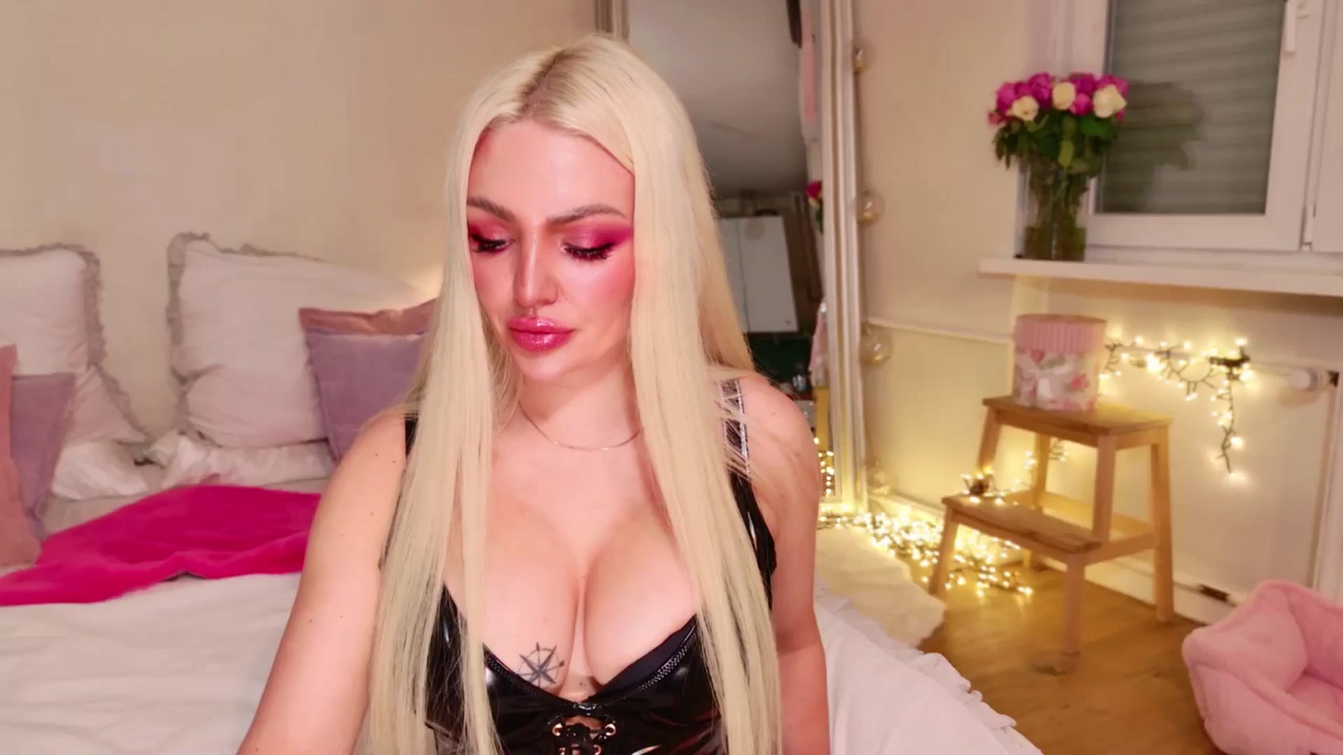 Gallery image thumbnail from Squirtly_Alex's myfreecams stream on, 04/20/2025, 22:17 image 1 of 20