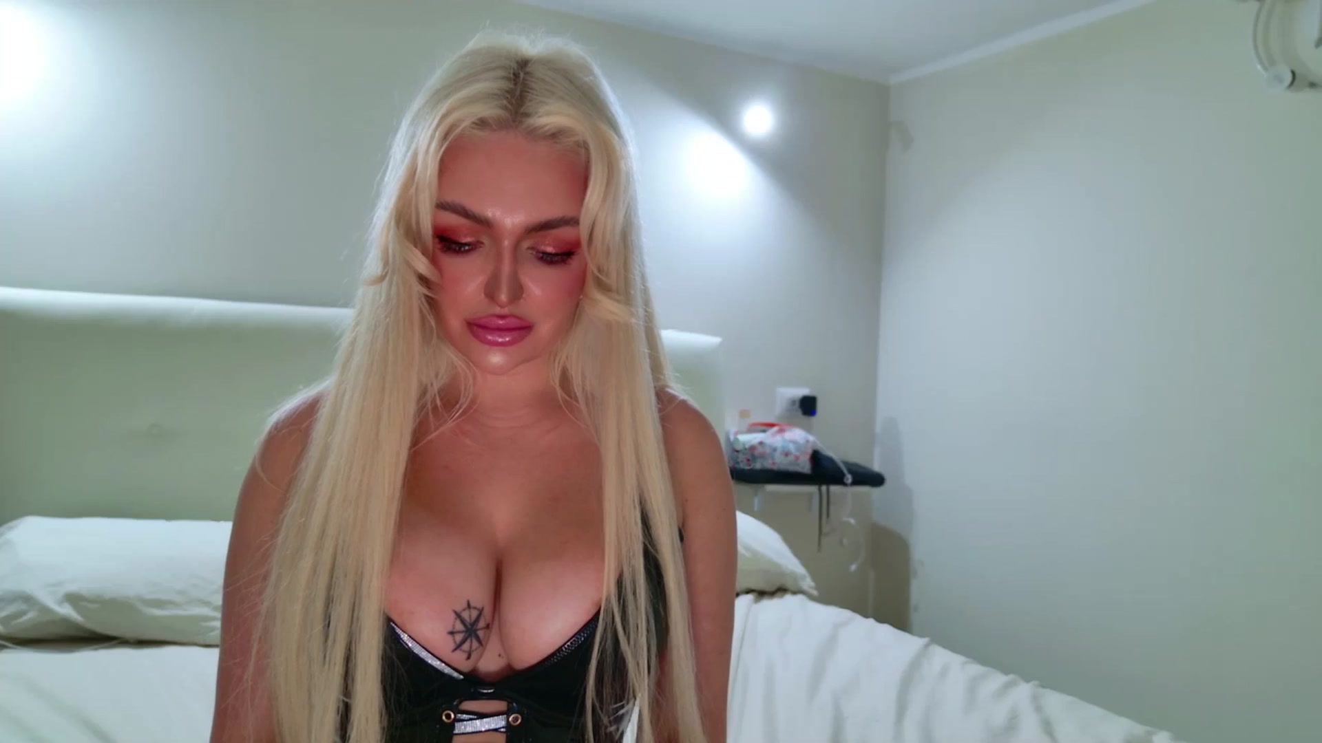 Gallery image thumbnail from Squirtly_Alex's myfreecams stream on, 05/16/2025, 17:09 image 2 of 20