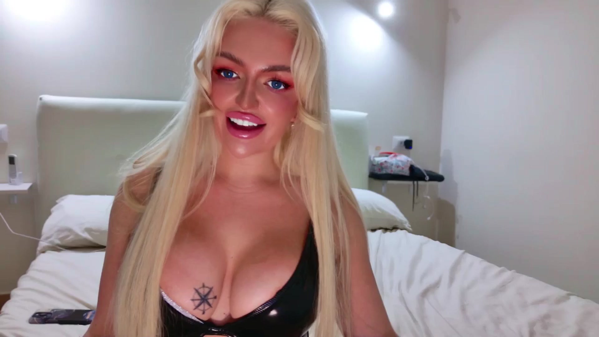 Gallery image thumbnail from Squirtly_Alex's myfreecams stream on, 05/16/2025, 17:09 image 16 of 20