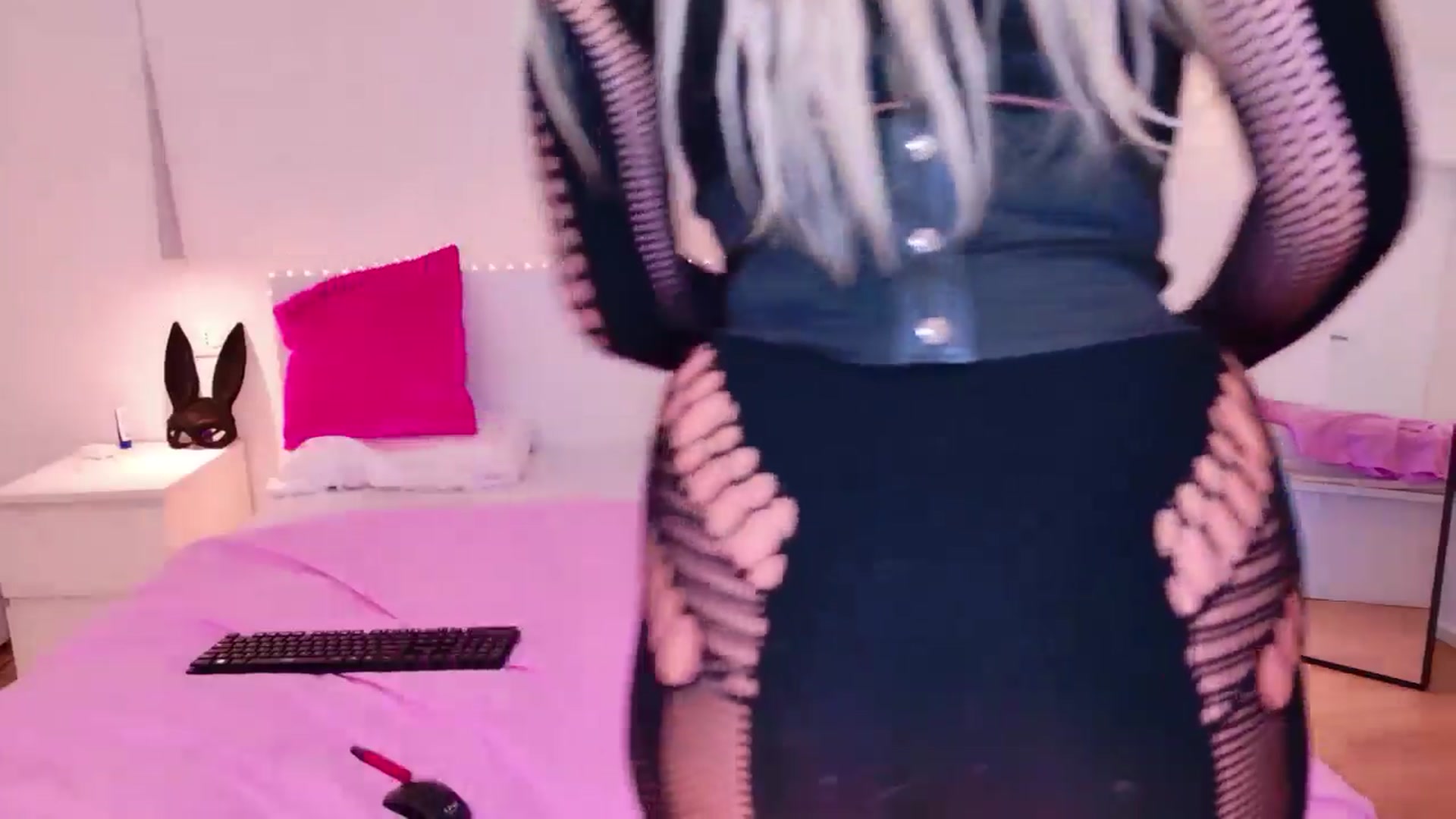 Gallery image thumbnail from Squirtly_Alex's myfreecams stream on, 12/25/2025, 20:24 image 6 of 20