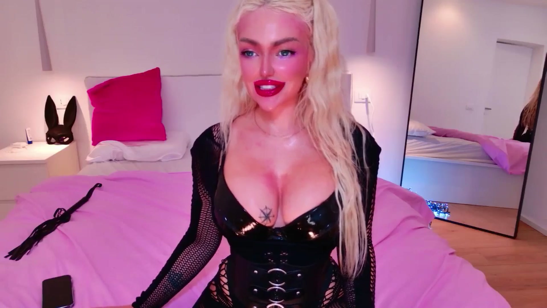 Gallery image thumbnail from Squirtly_Alex's myfreecams stream on, 12/25/2025, 23:43 image 11 of 20