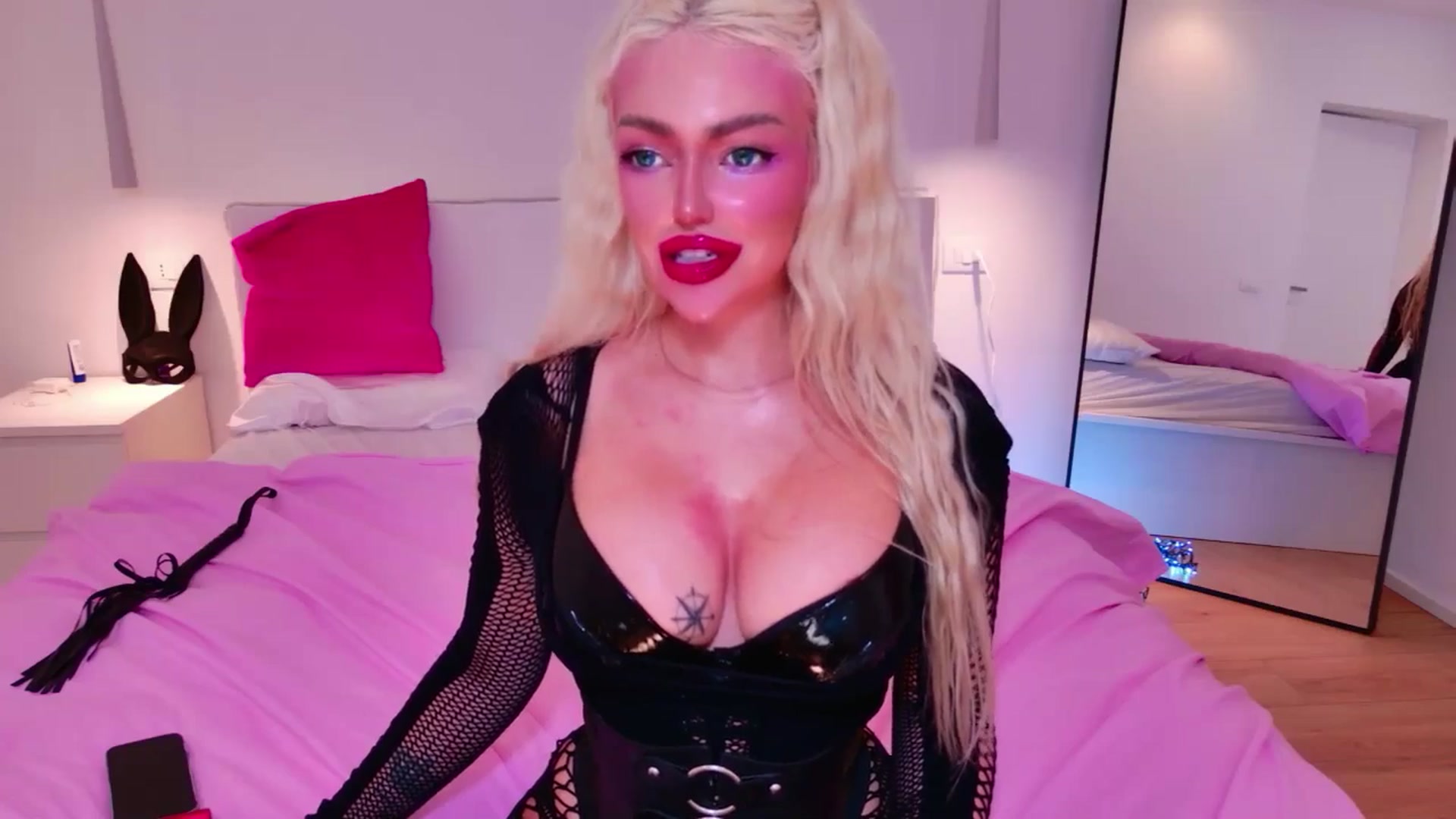 Gallery image thumbnail from Squirtly_Alex's myfreecams stream on, 12/25/2025, 23:43 image 13 of 20