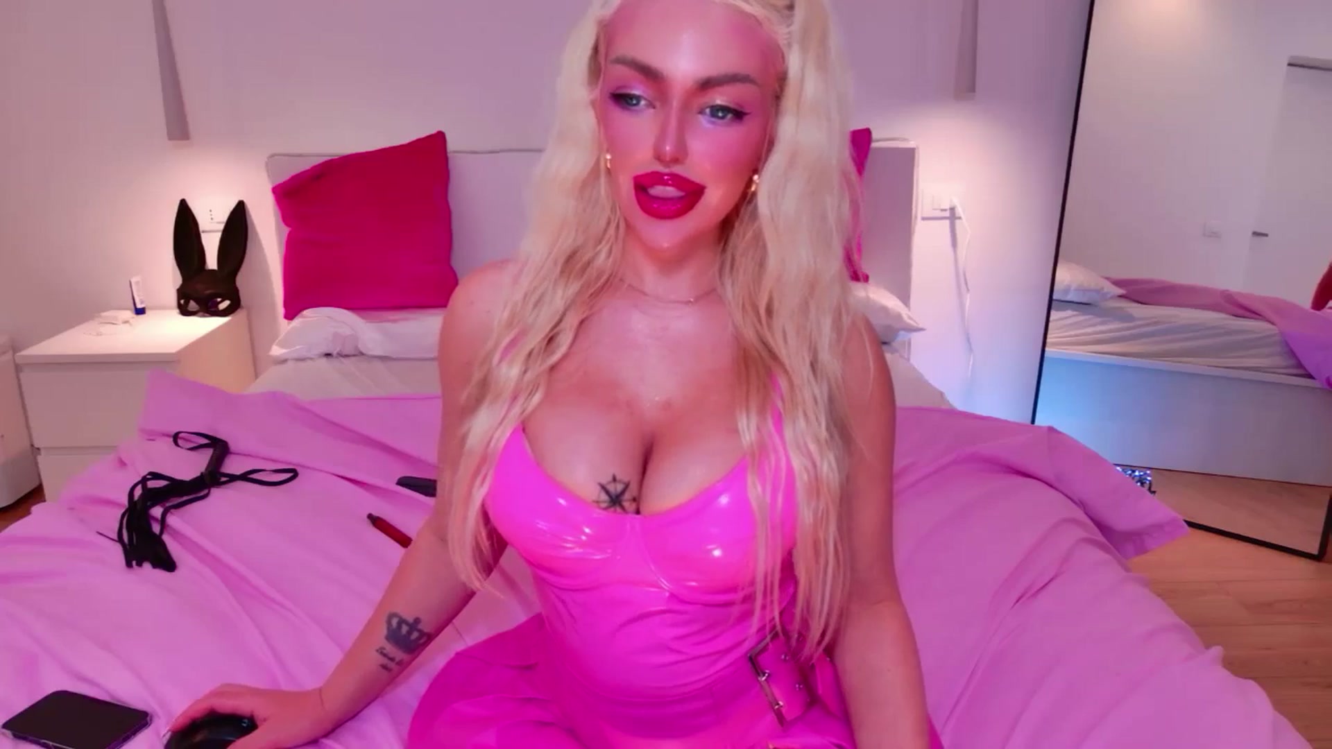Gallery image thumbnail from Squirtly_Alex's myfreecams stream on, 12/26/2025, 01:58 image 19 of 20