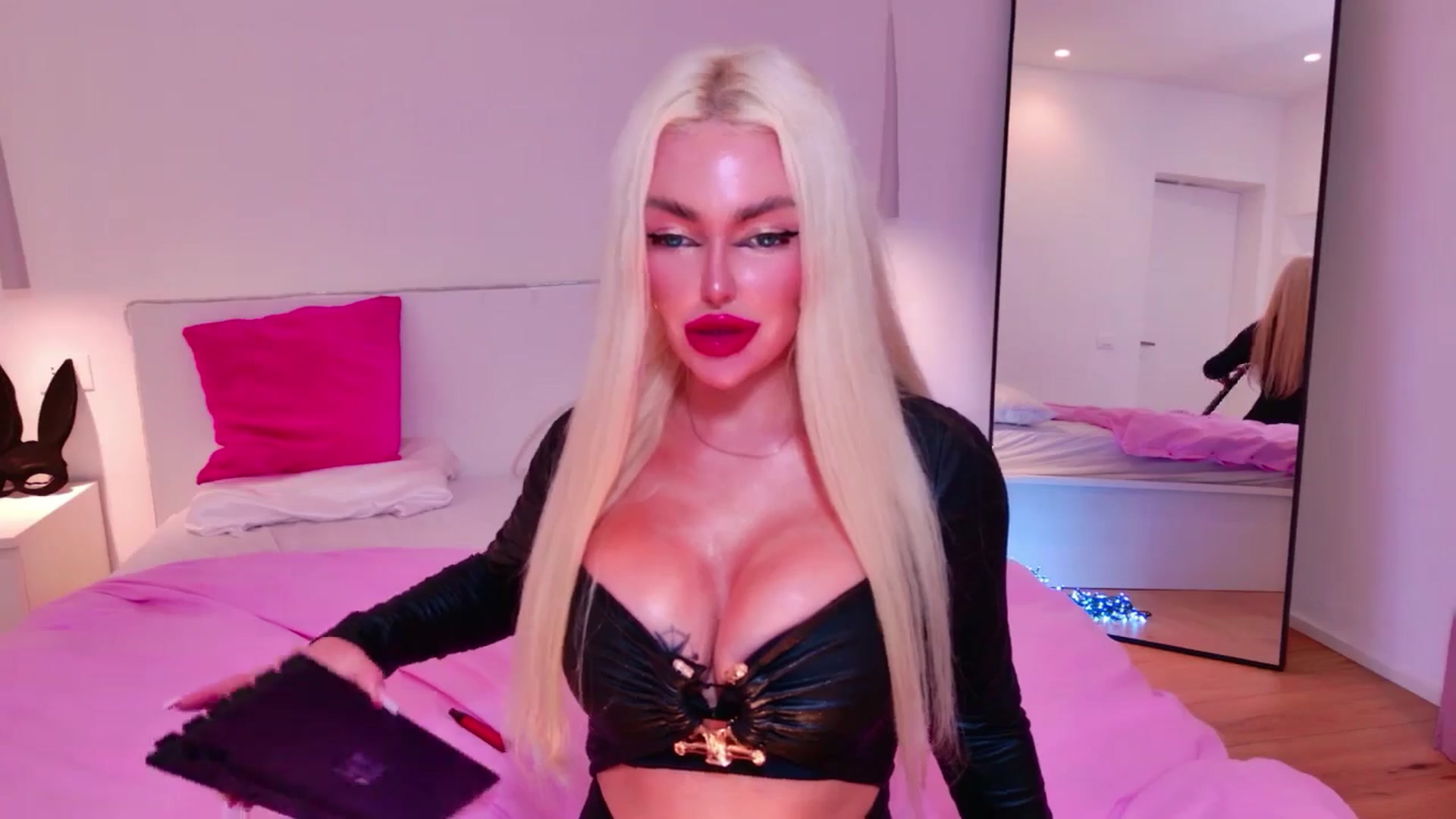 Gallery image thumbnail from Squirtly_Alex's myfreecams stream on, 12/26/2025, 21:29 image 11 of 20