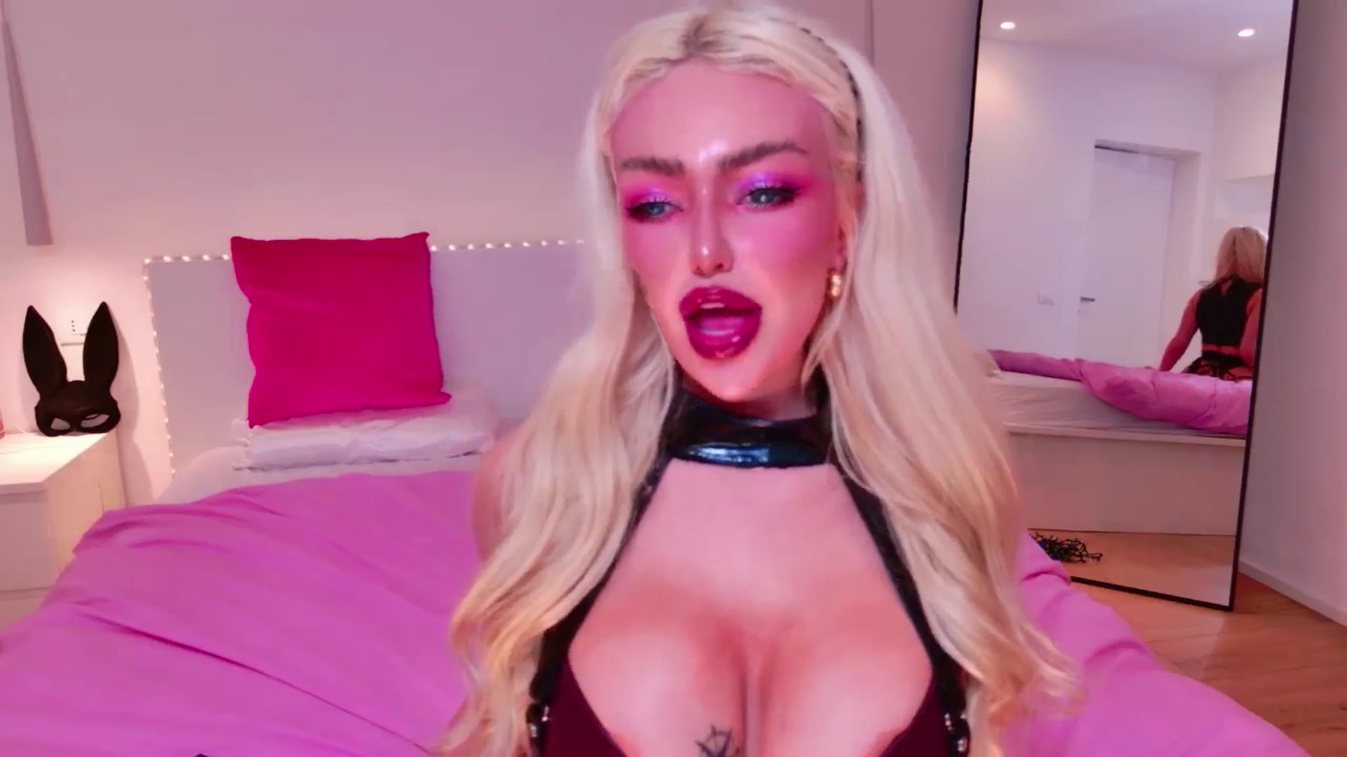 Gallery image thumbnail from Squirtly_Alex's myfreecams stream on, 12/27/2025, 19:30 image 13 of 20