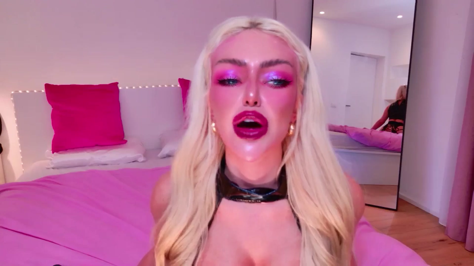 Gallery image thumbnail from Squirtly_Alex's myfreecams stream on, 12/27/2025, 19:30 image 20 of 20