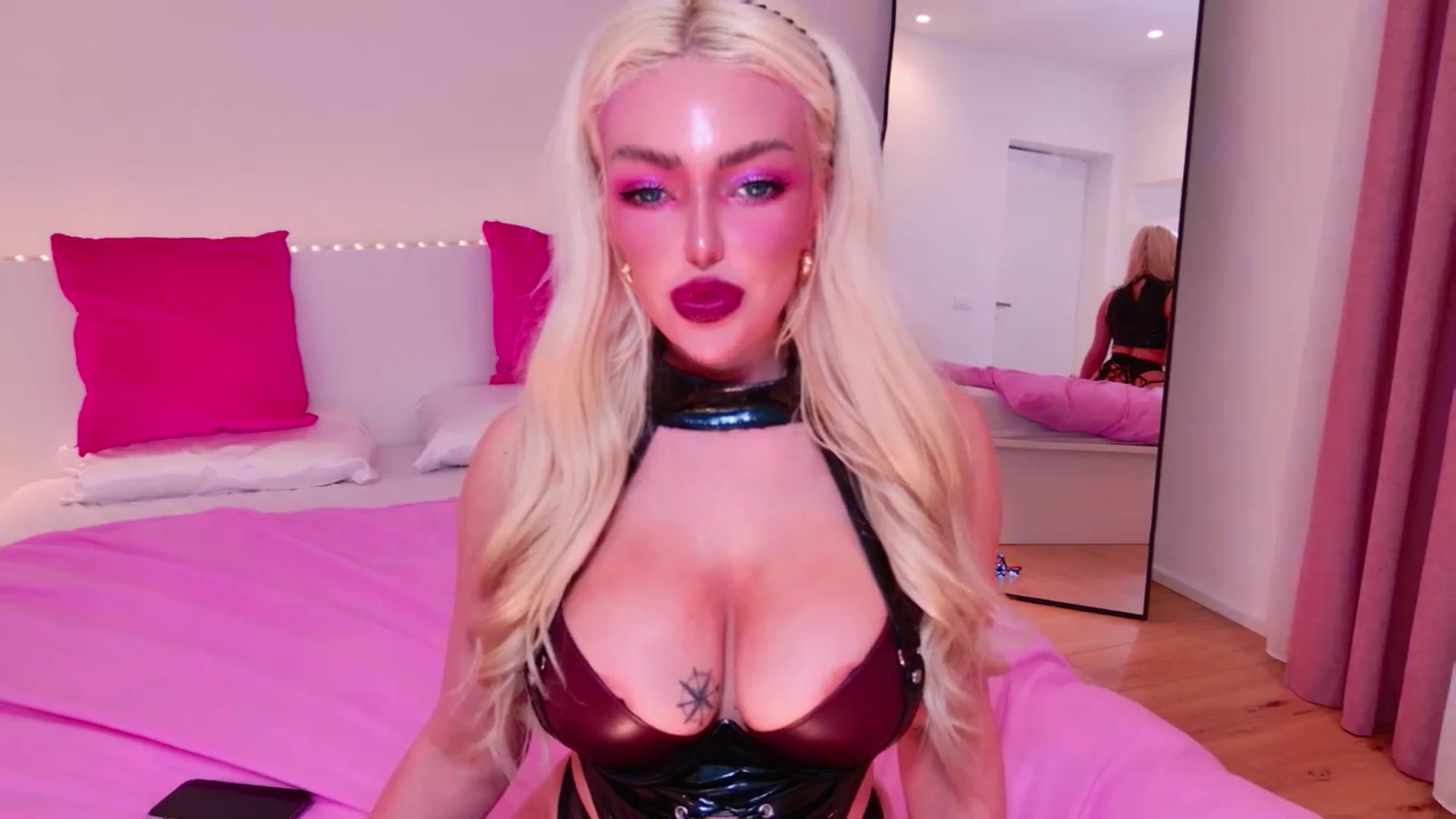 Gallery image thumbnail from Squirtly_Alex's myfreecams stream on, 12/27/2025, 19:30 image 12 of 20
