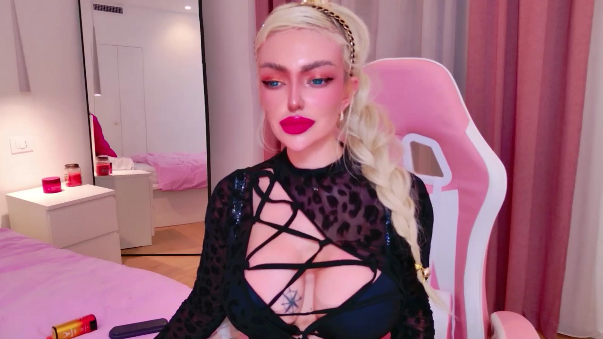 Gallery image thumbnail from Squirtly_Alex's myfreecams stream on, 04/26/2026, 19:50 image 7 of 20