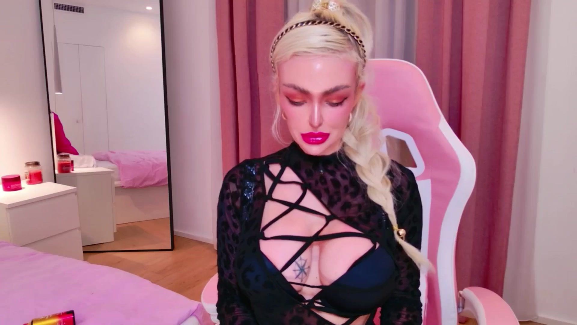Gallery image thumbnail from Squirtly_Alex's myfreecams stream on, 04/26/2026, 19:50 image 3 of 20