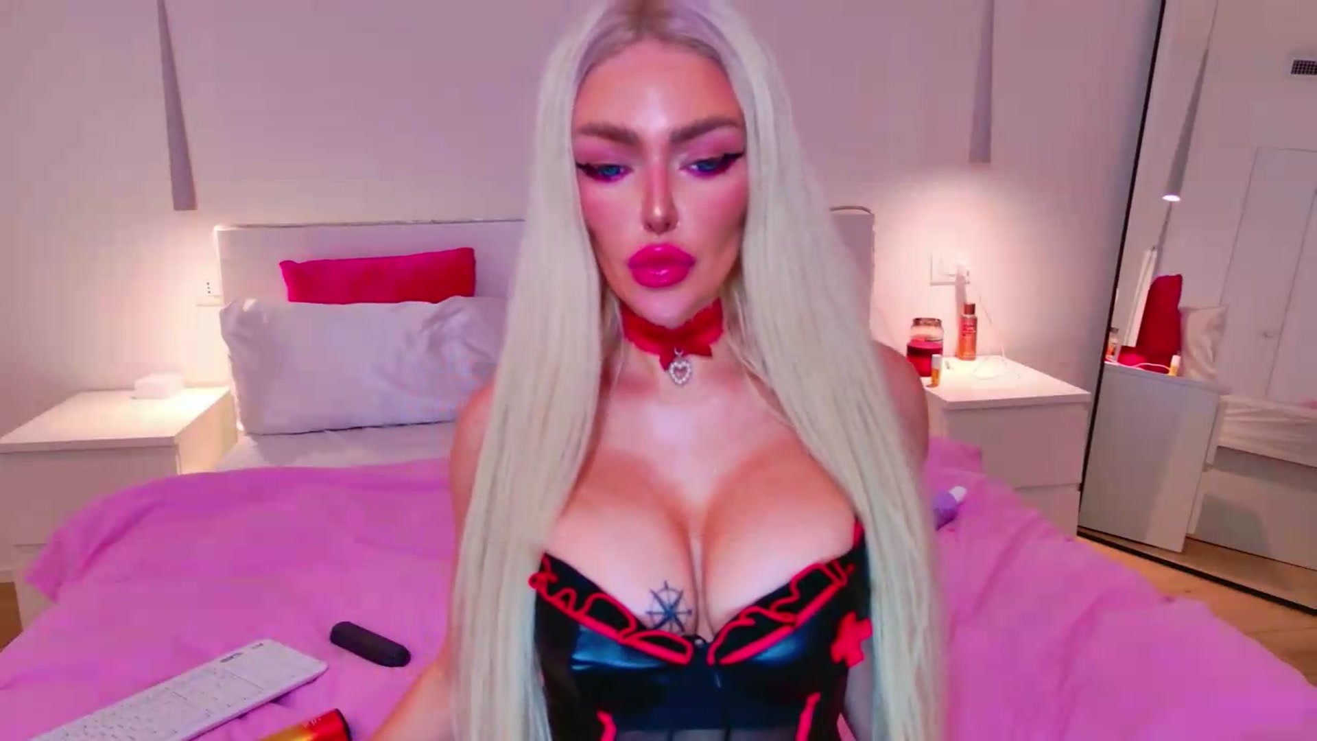Gallery image thumbnail from Squirtly_Alex's myfreecams stream on, 05/24/2026, 18:00 image 3 of 20