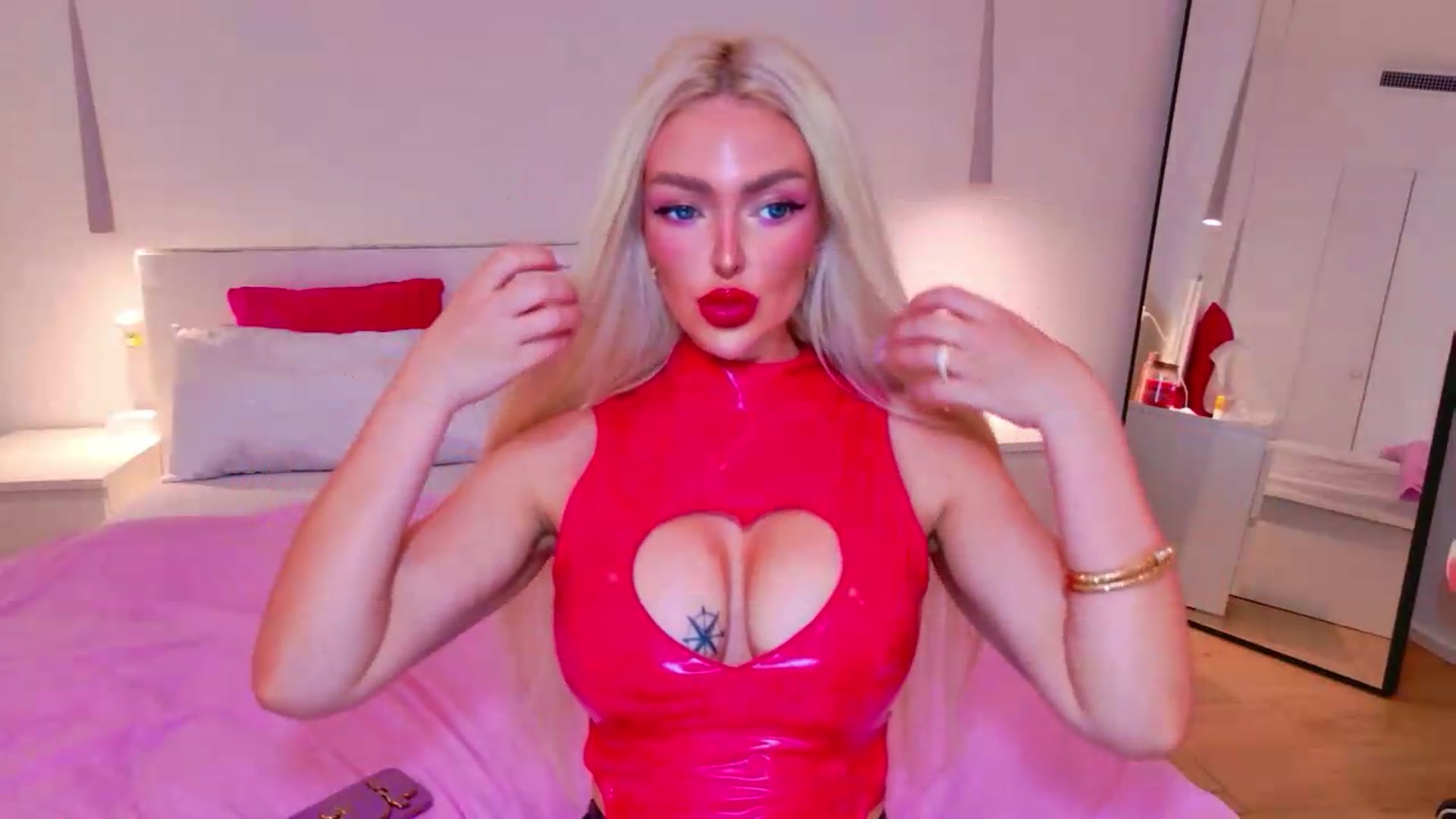 Gallery image thumbnail from Squirtly_Alex's myfreecams stream on, 05/31/2026, 18:17 image 7 of 20
