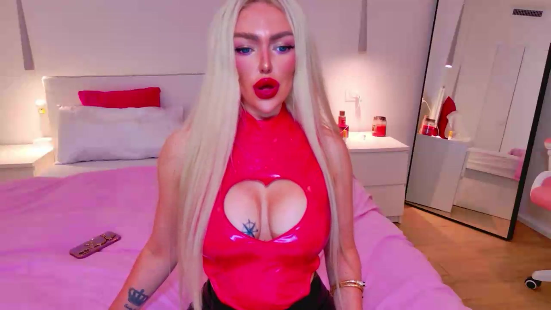 Gallery image thumbnail from Squirtly_Alex's myfreecams stream on, 05/31/2026, 18:17 image 20 of 20