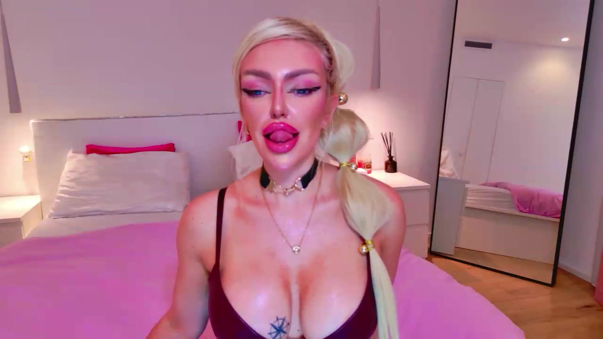 Gallery image thumbnail from Squirtly_Alex's myfreecams stream on, 06/06/2026, 18:38 image 19 of 20
