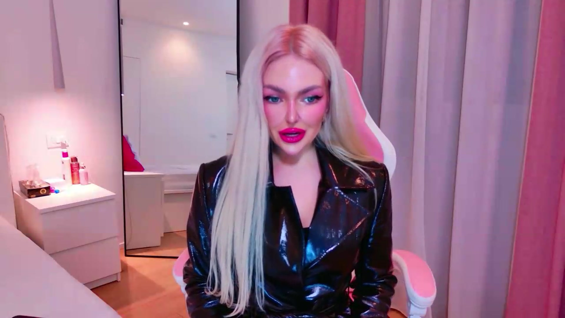 Gallery image thumbnail from Squirtly_Alex's myfreecams stream on, 07/31/2026, 21:24 image 3 of 20