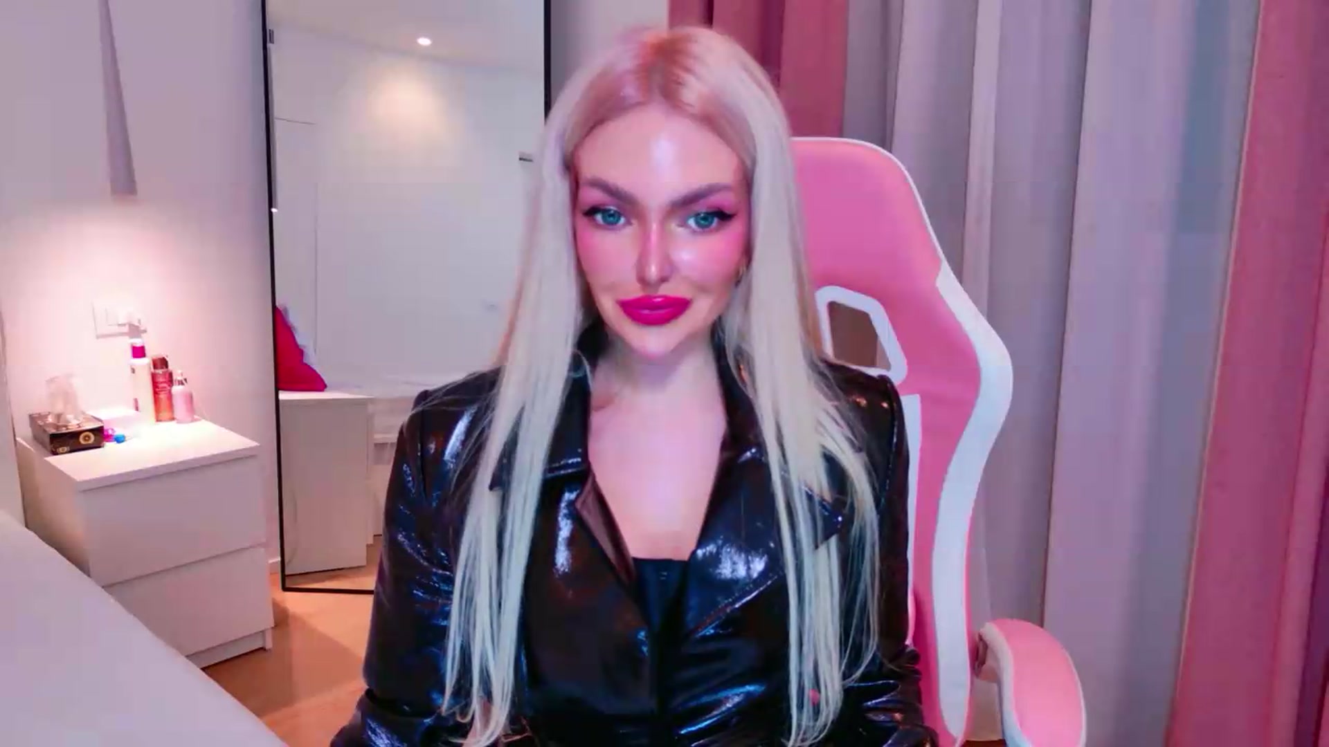 Gallery image thumbnail from Squirtly_Alex's myfreecams stream on, 07/31/2026, 21:24 image 20 of 20