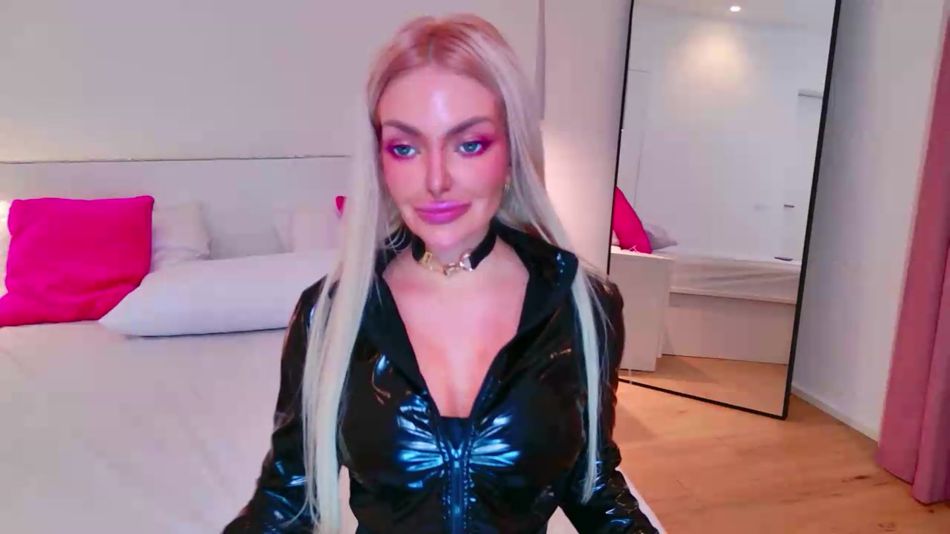 Gallery image thumbnail from Squirtly_Alex's myfreecams stream on, 08/01/2026, 20:35 image 14 of 20