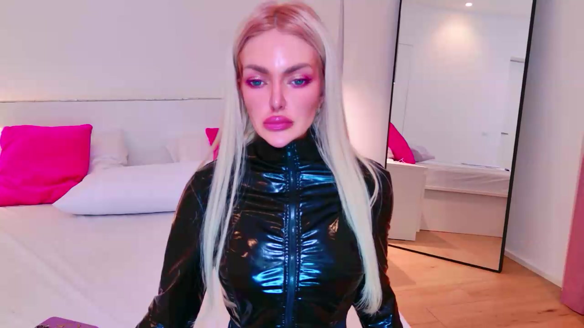Gallery image thumbnail from Squirtly_Alex's myfreecams stream on, 08/01/2026, 23:30 image 19 of 20