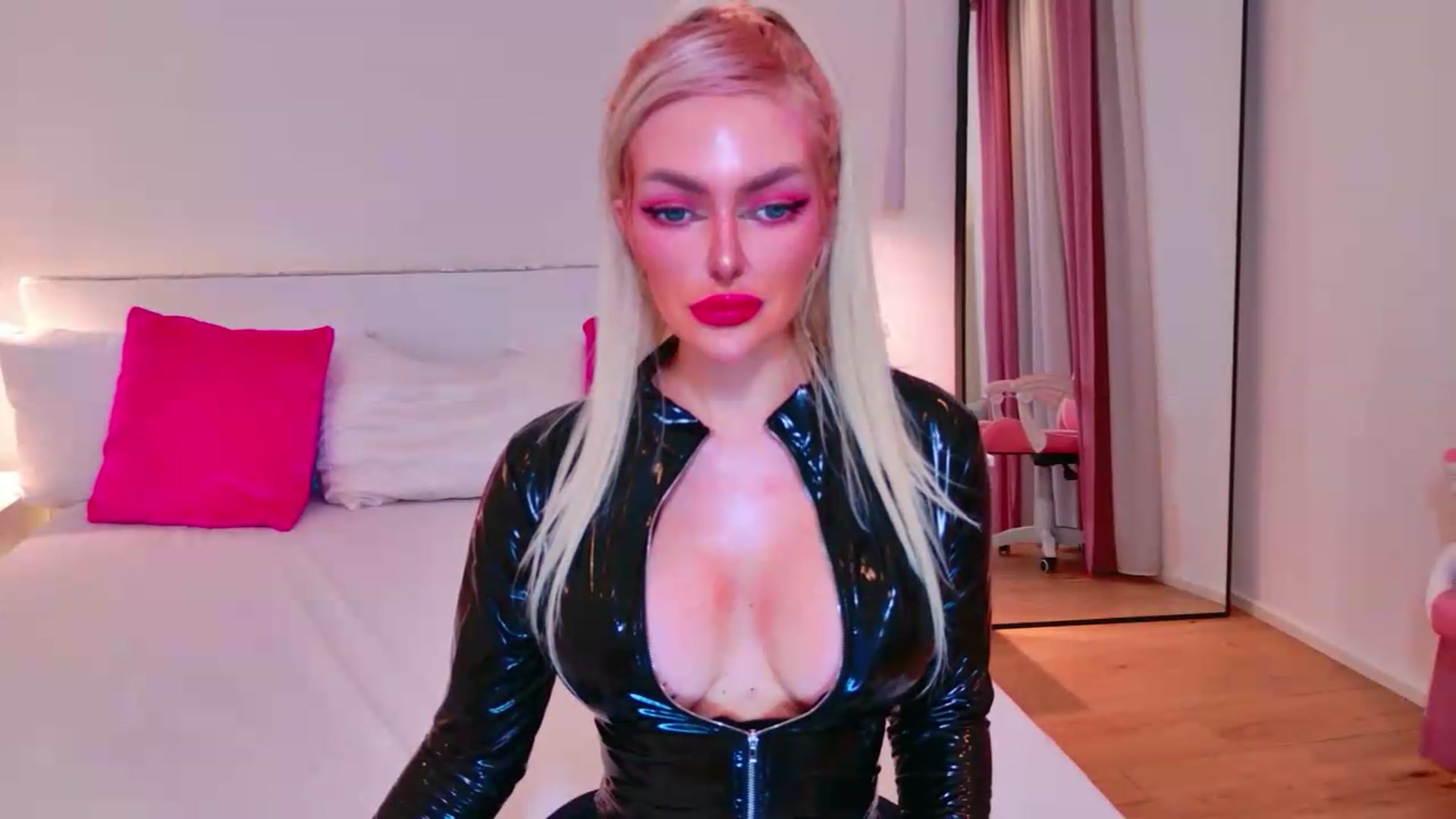 Gallery image thumbnail from Squirtly_Alex's myfreecams stream on, 08/03/2026, 21:27 image 14 of 20