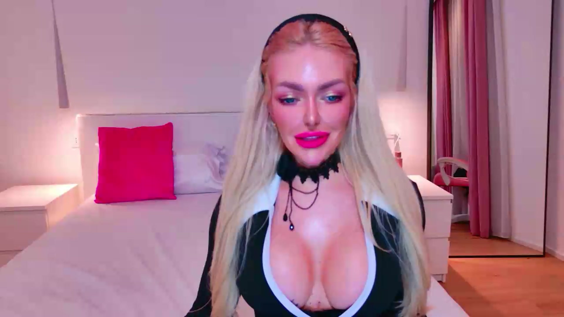 Gallery image thumbnail from Squirtly_Alex's myfreecams stream on, 08/06/2026, 18:15 image 12 of 20