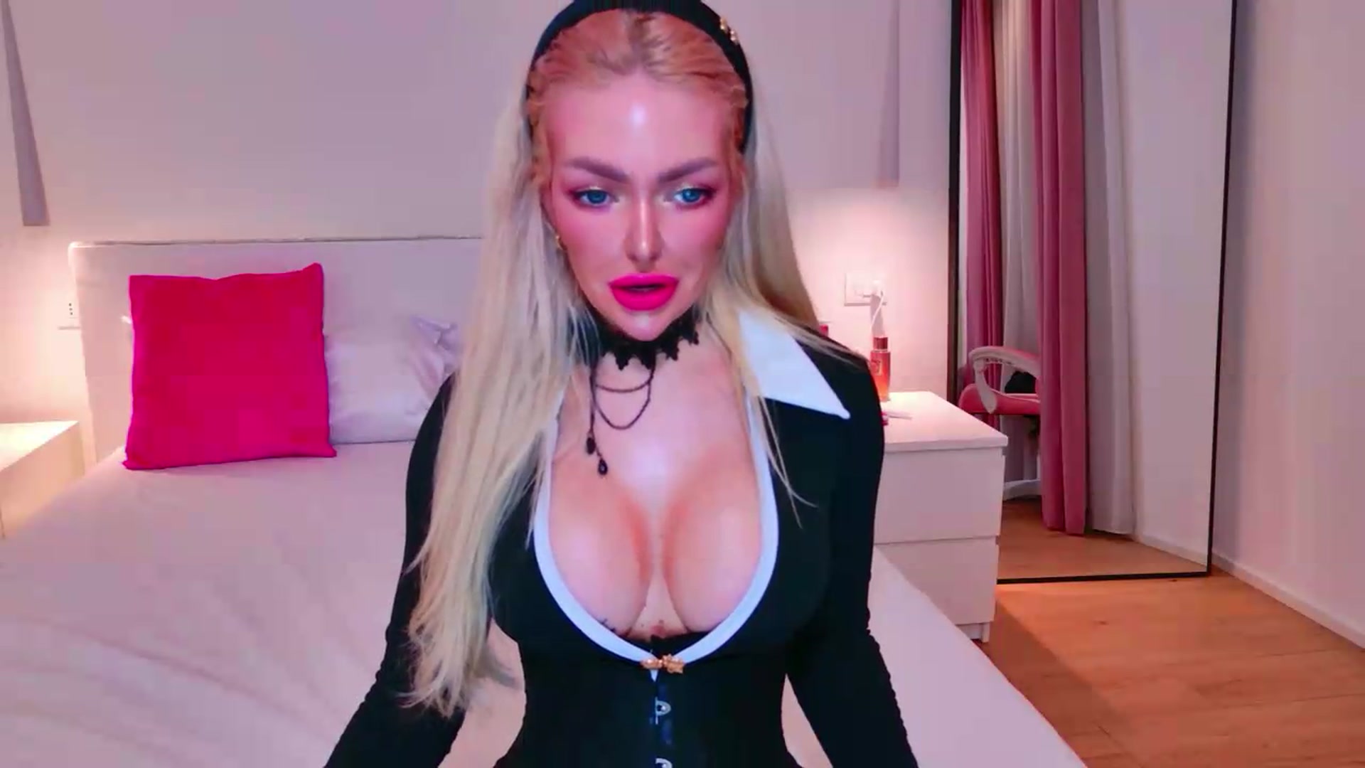 Gallery image thumbnail from Squirtly_Alex's myfreecams stream on, 08/06/2026, 18:15 image 3 of 20
