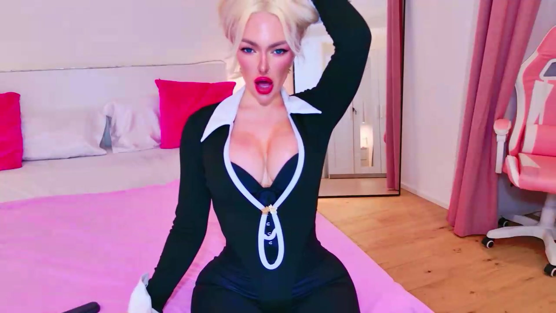 Gallery image thumbnail from Squirtly_Alex's myfreecams stream on, 08/16/2026, 20:13 image 14 of 20